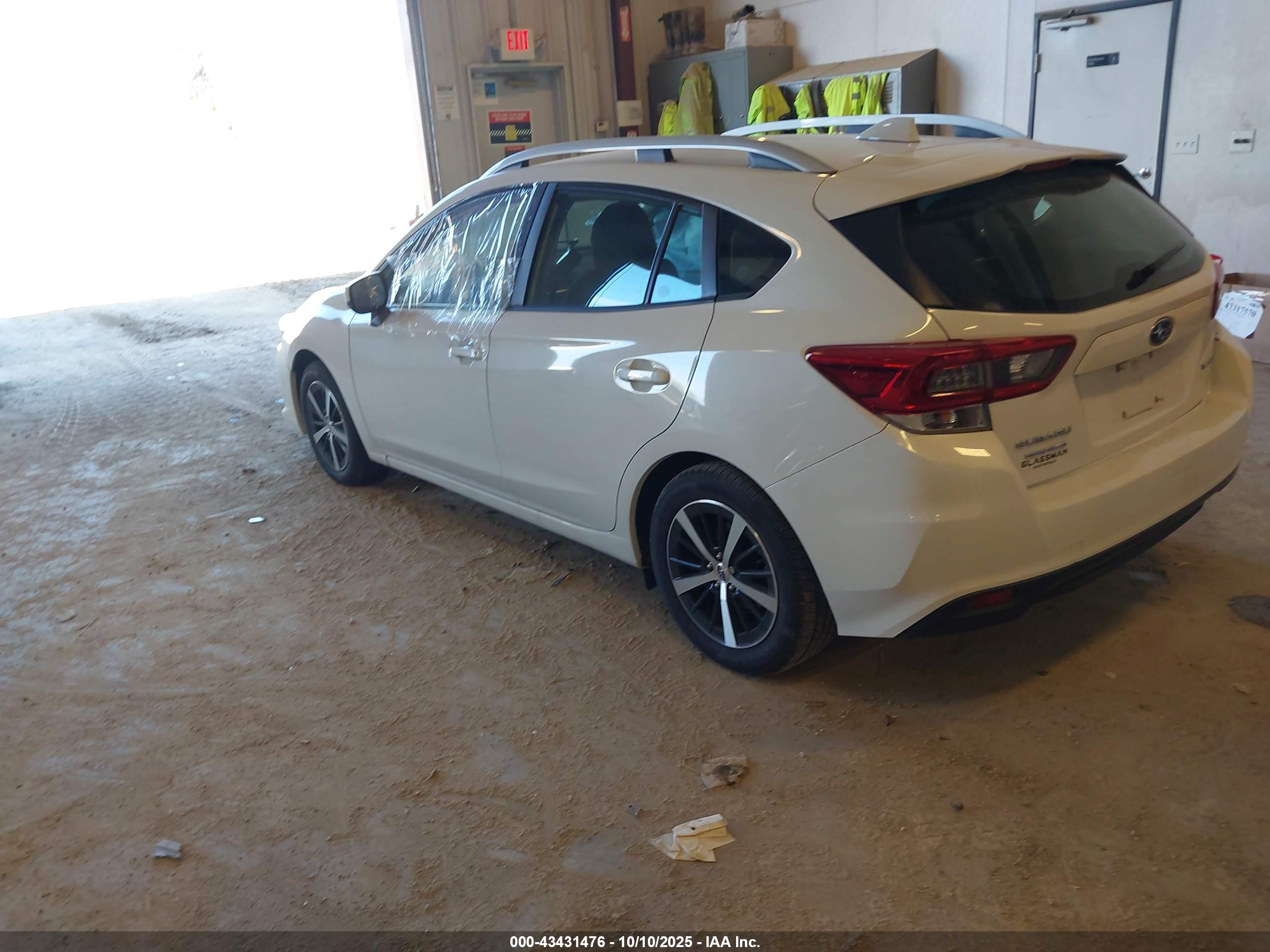 SUBARU IMPREZA image 3