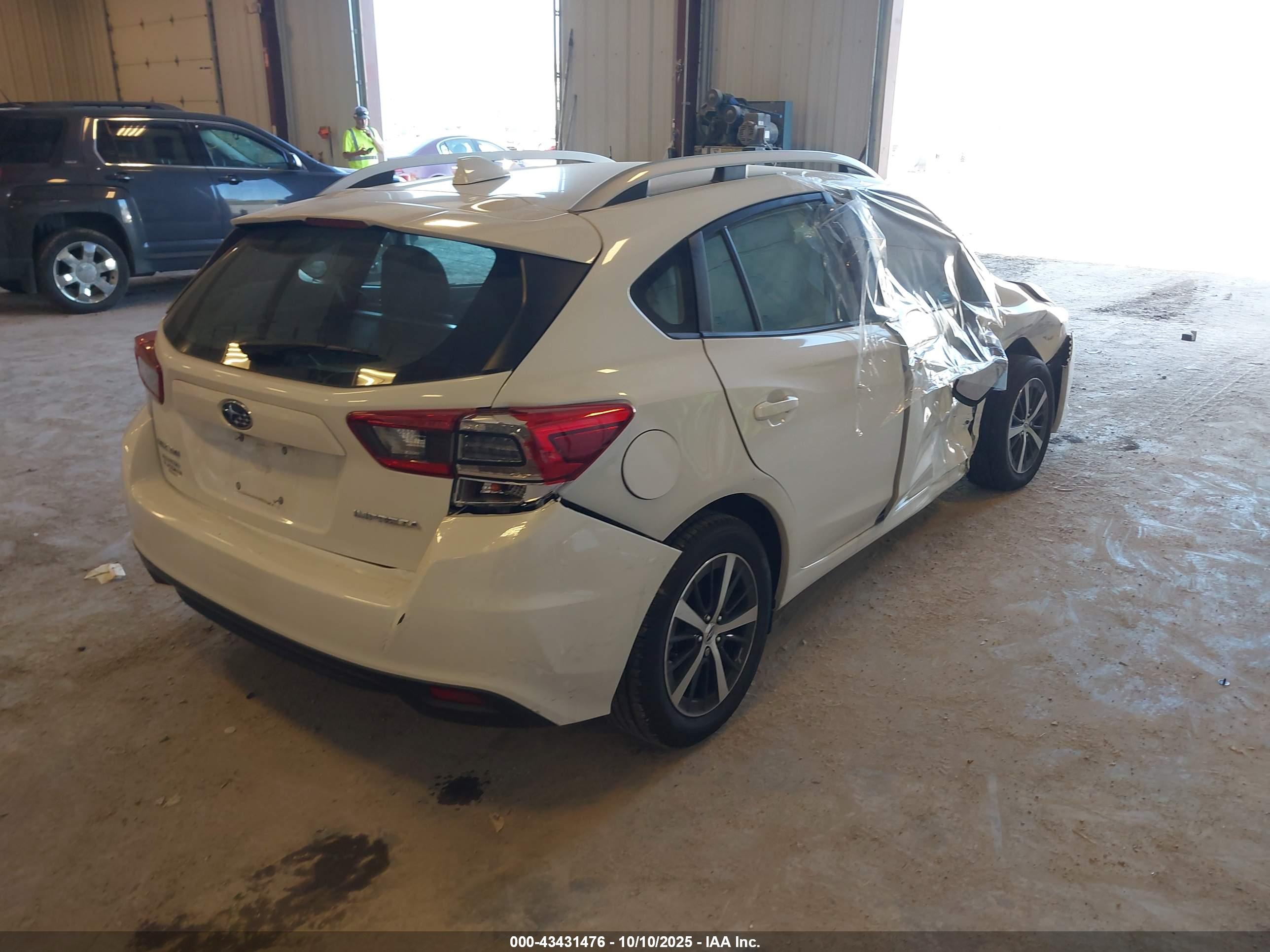 SUBARU IMPREZA image 4