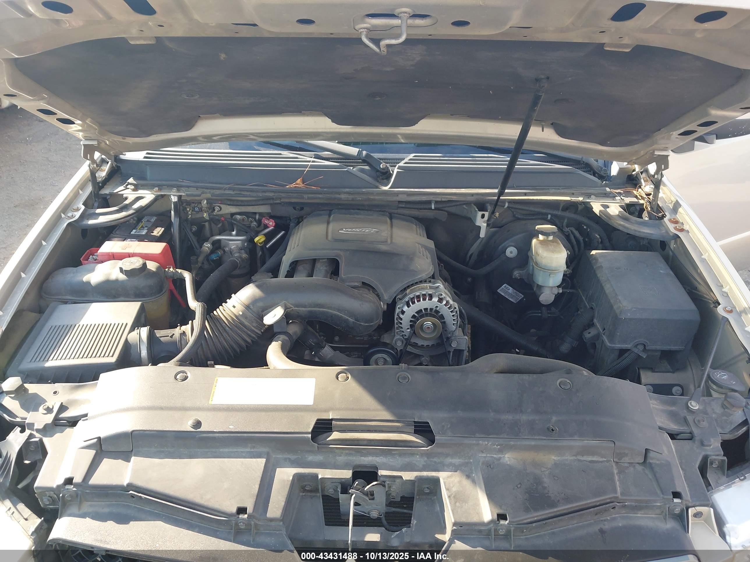 CHEVROLET TAHOE image 10