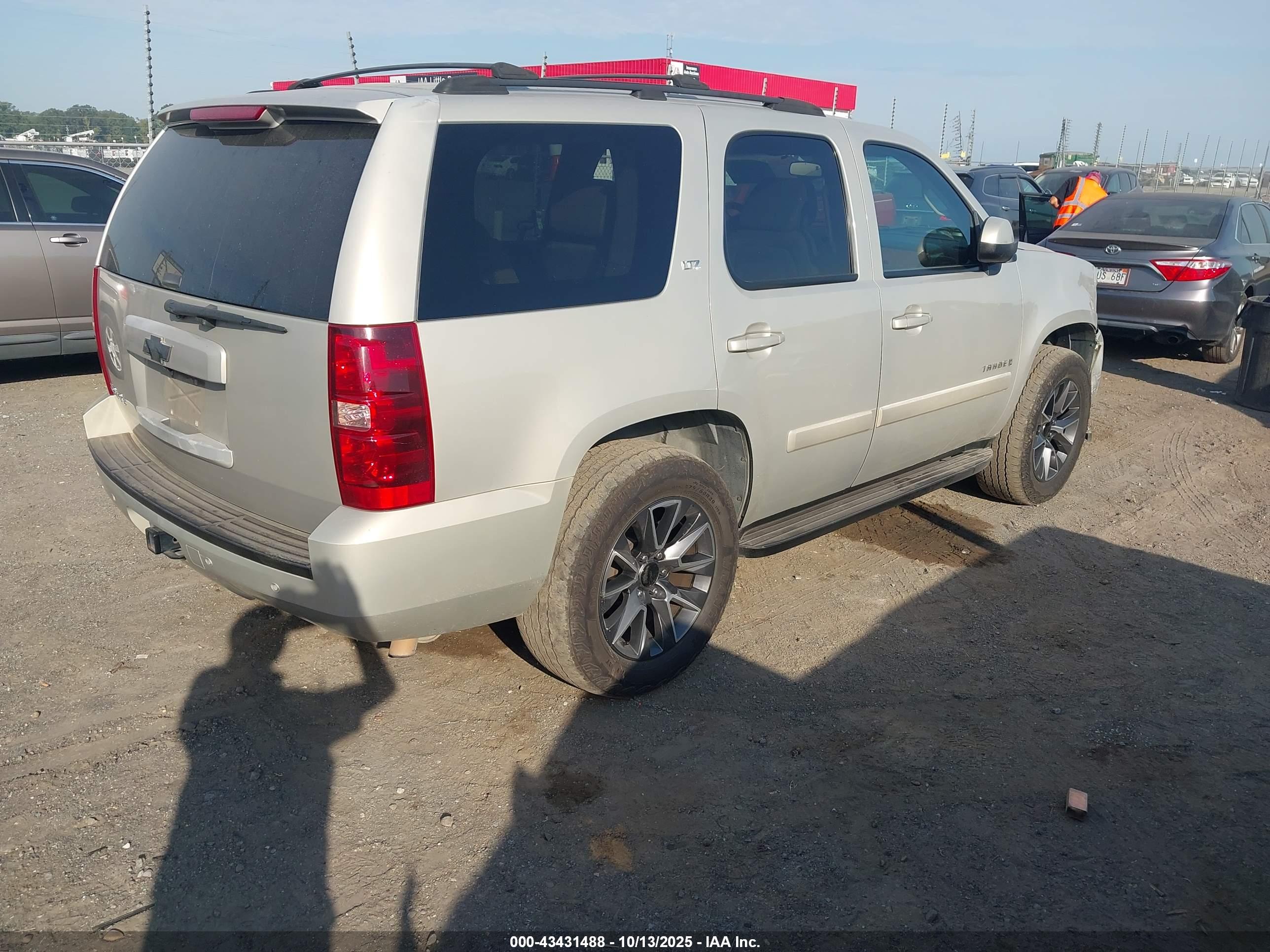 CHEVROLET TAHOE image 4