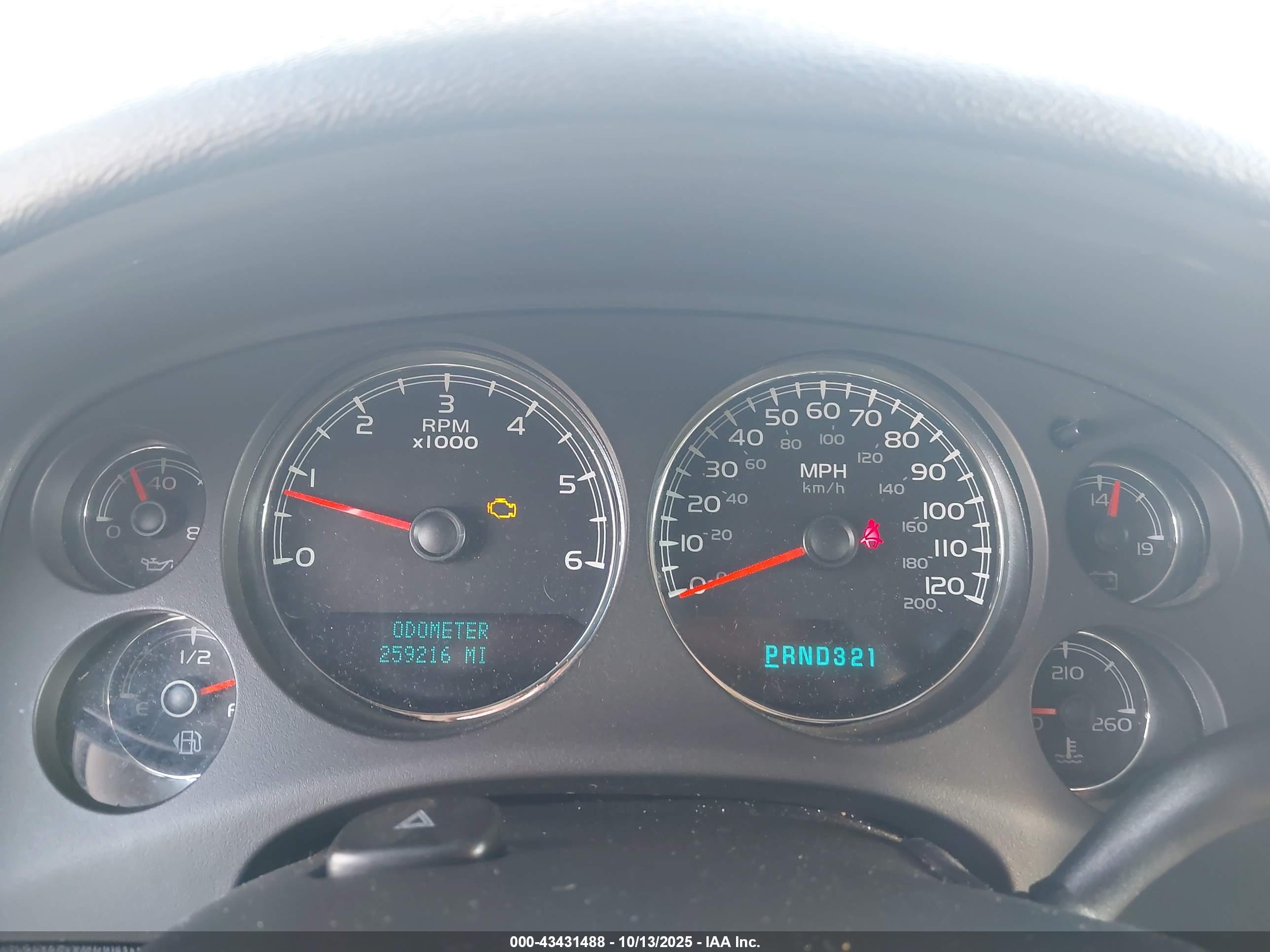 CHEVROLET TAHOE image 7