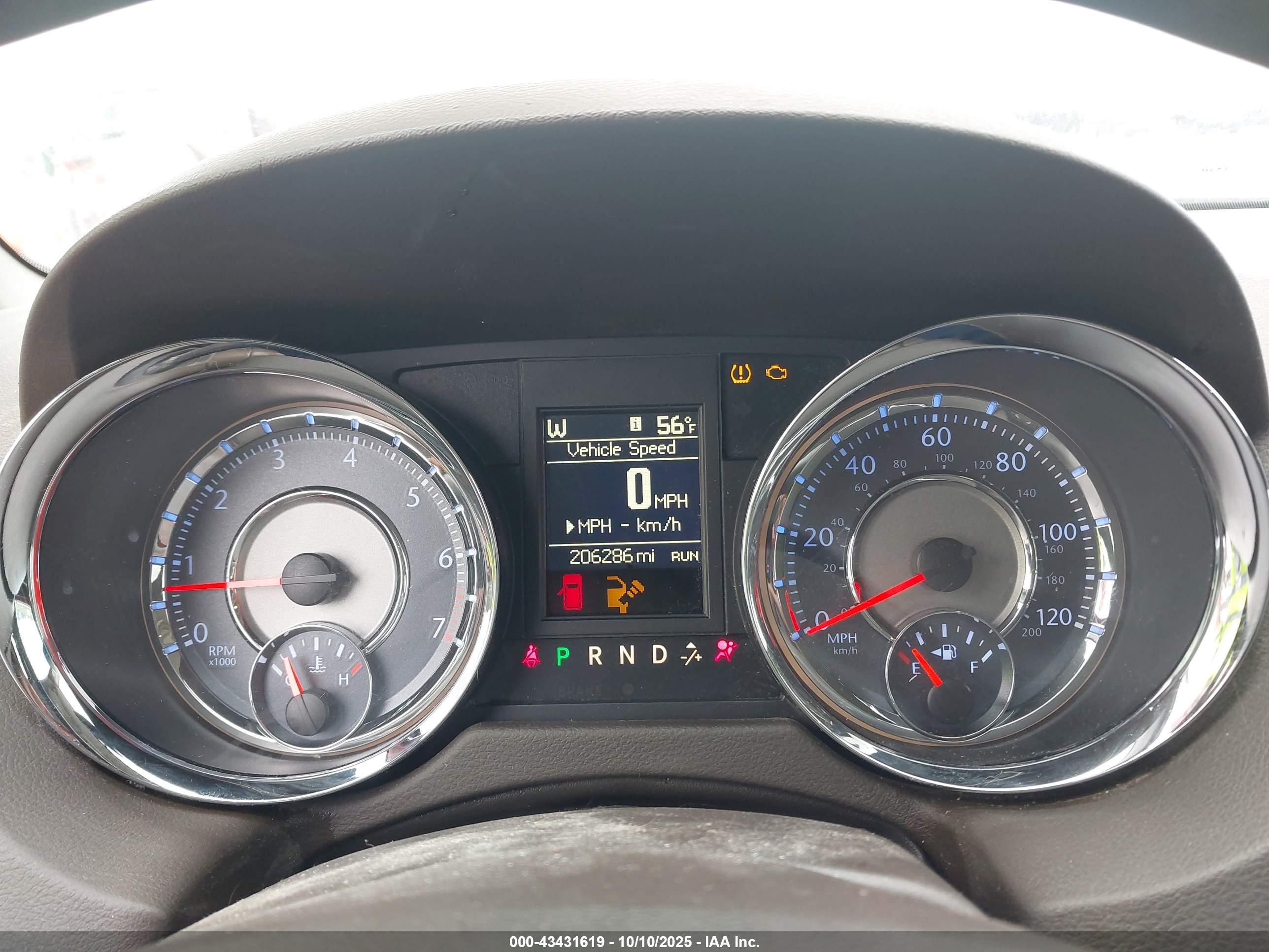 CHRYSLER TOWN image 7