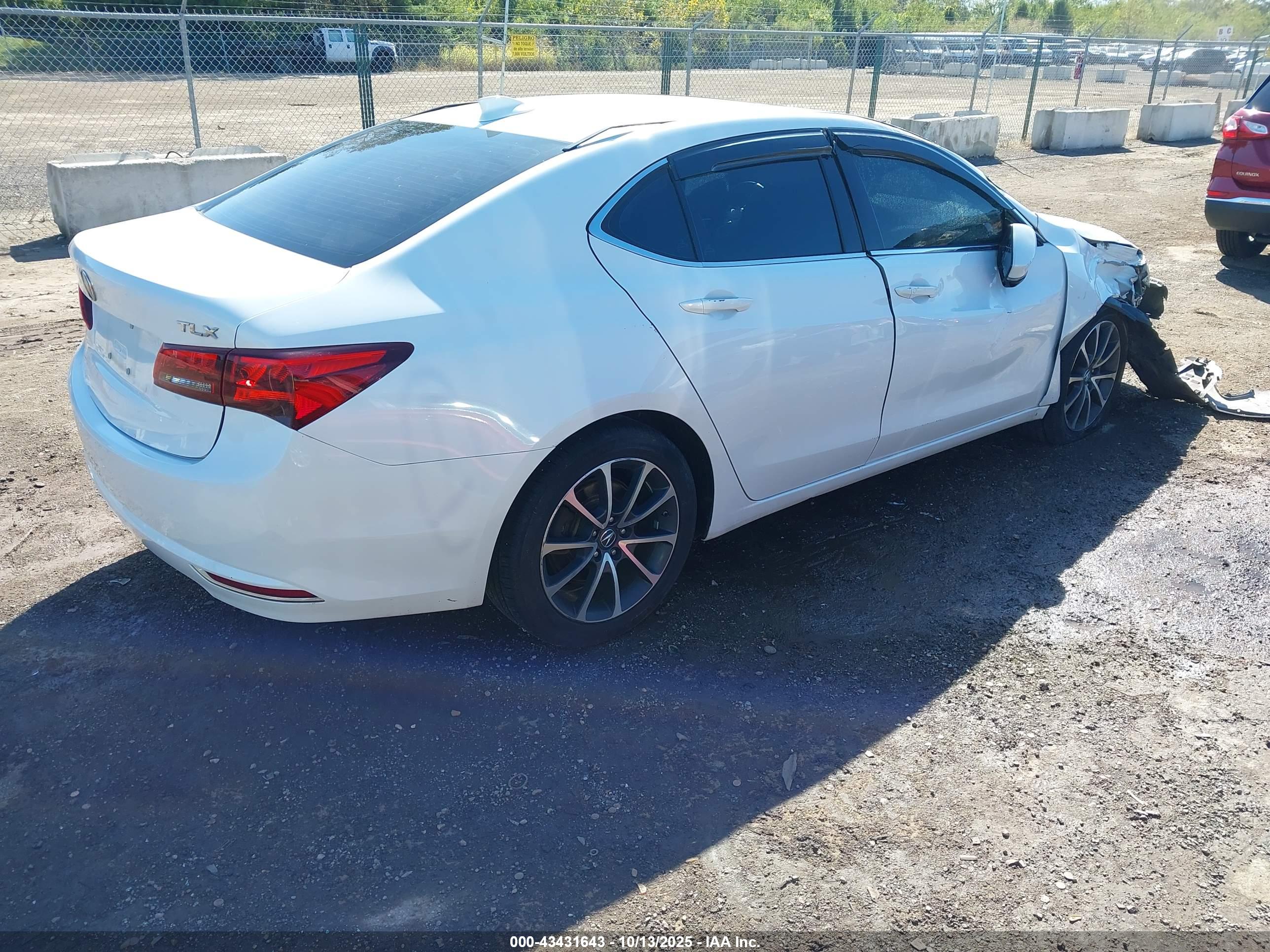 ACURA TLX image 4