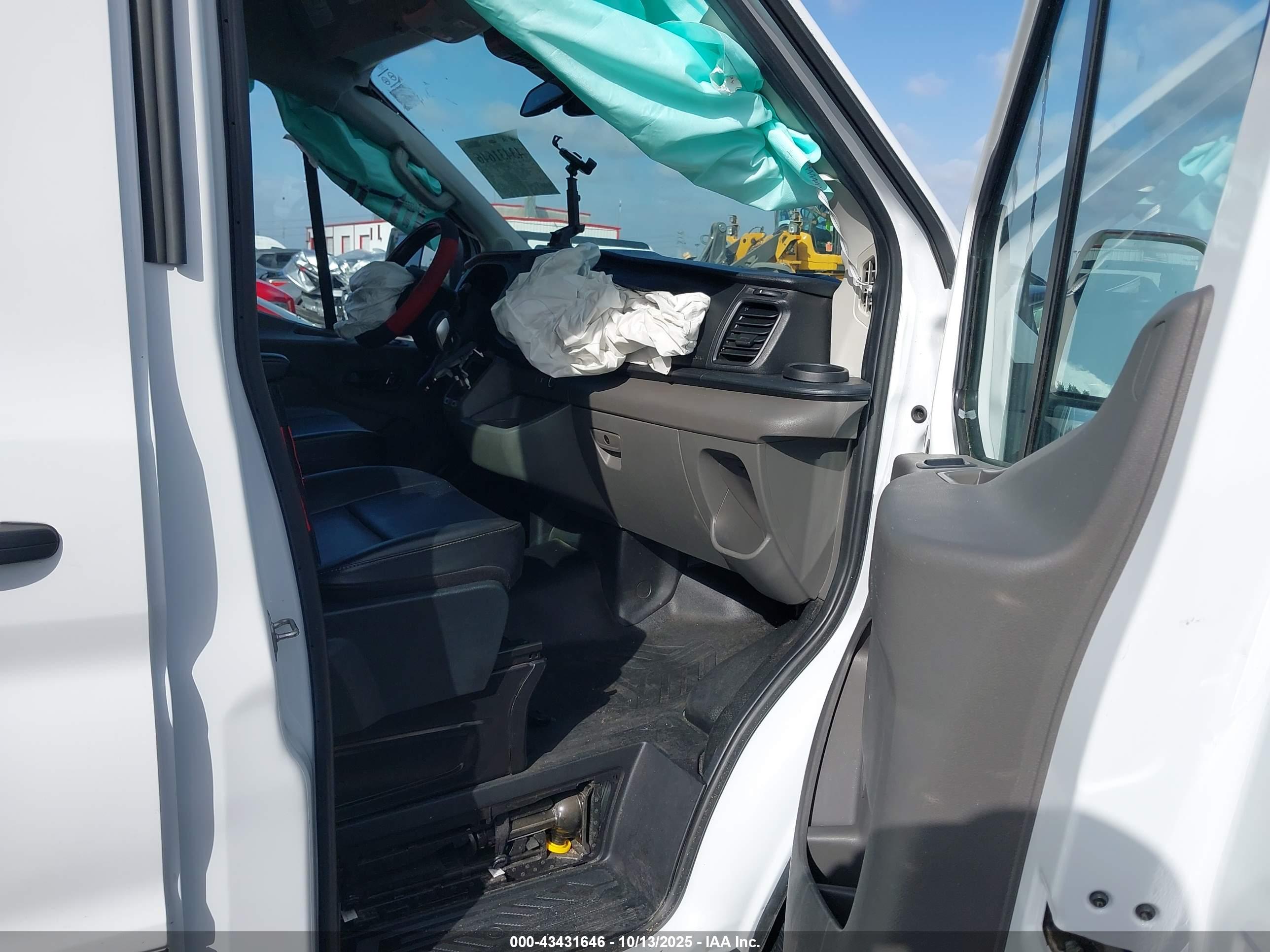 FORD TRANSIT-250 image 5