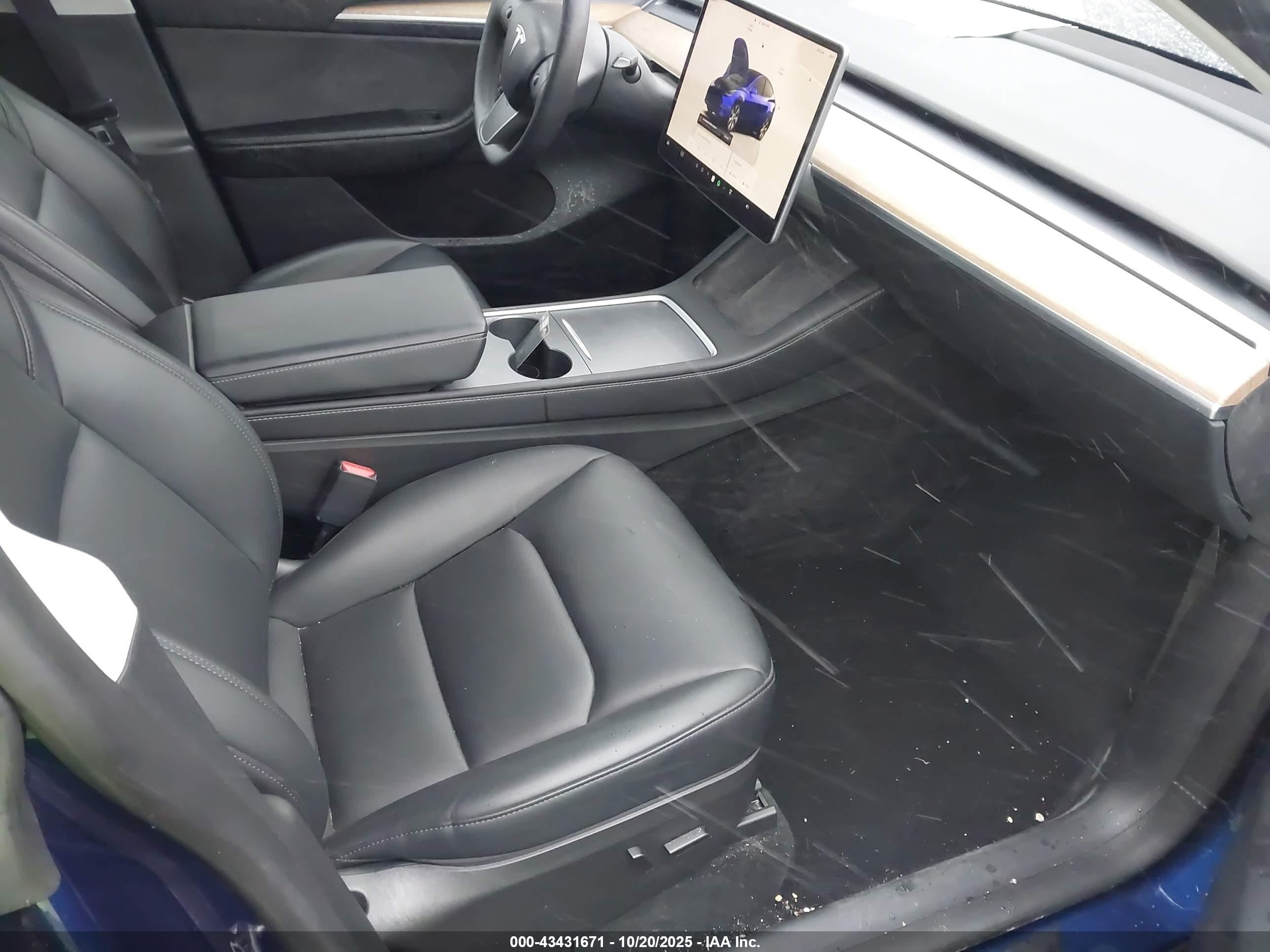 TESLA MODEL image 5