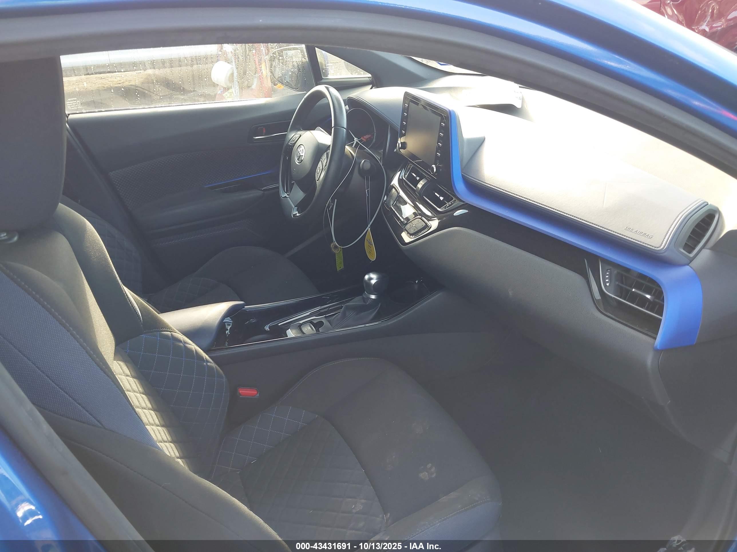 TOYOTA C-HR image 5