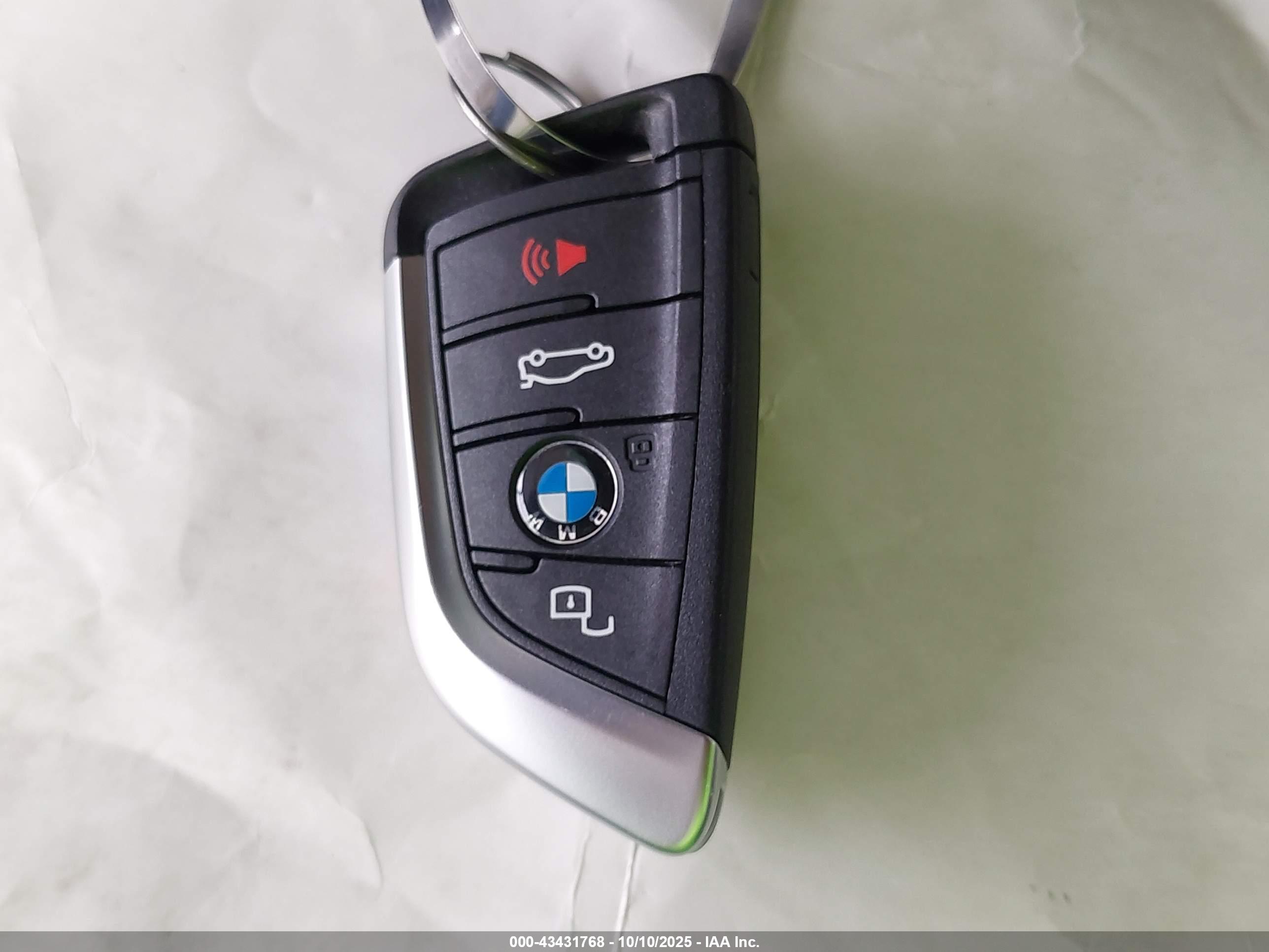 BMW 3 image 11