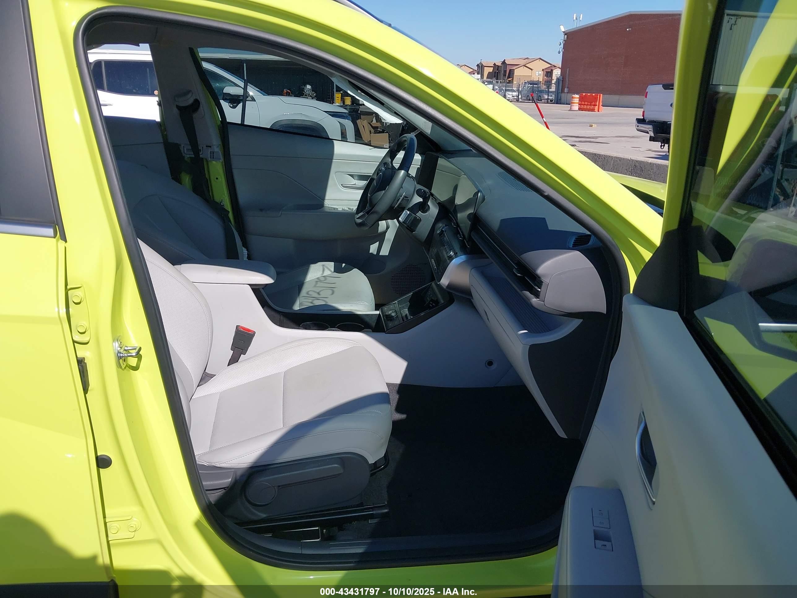 HYUNDAI KONA image 5