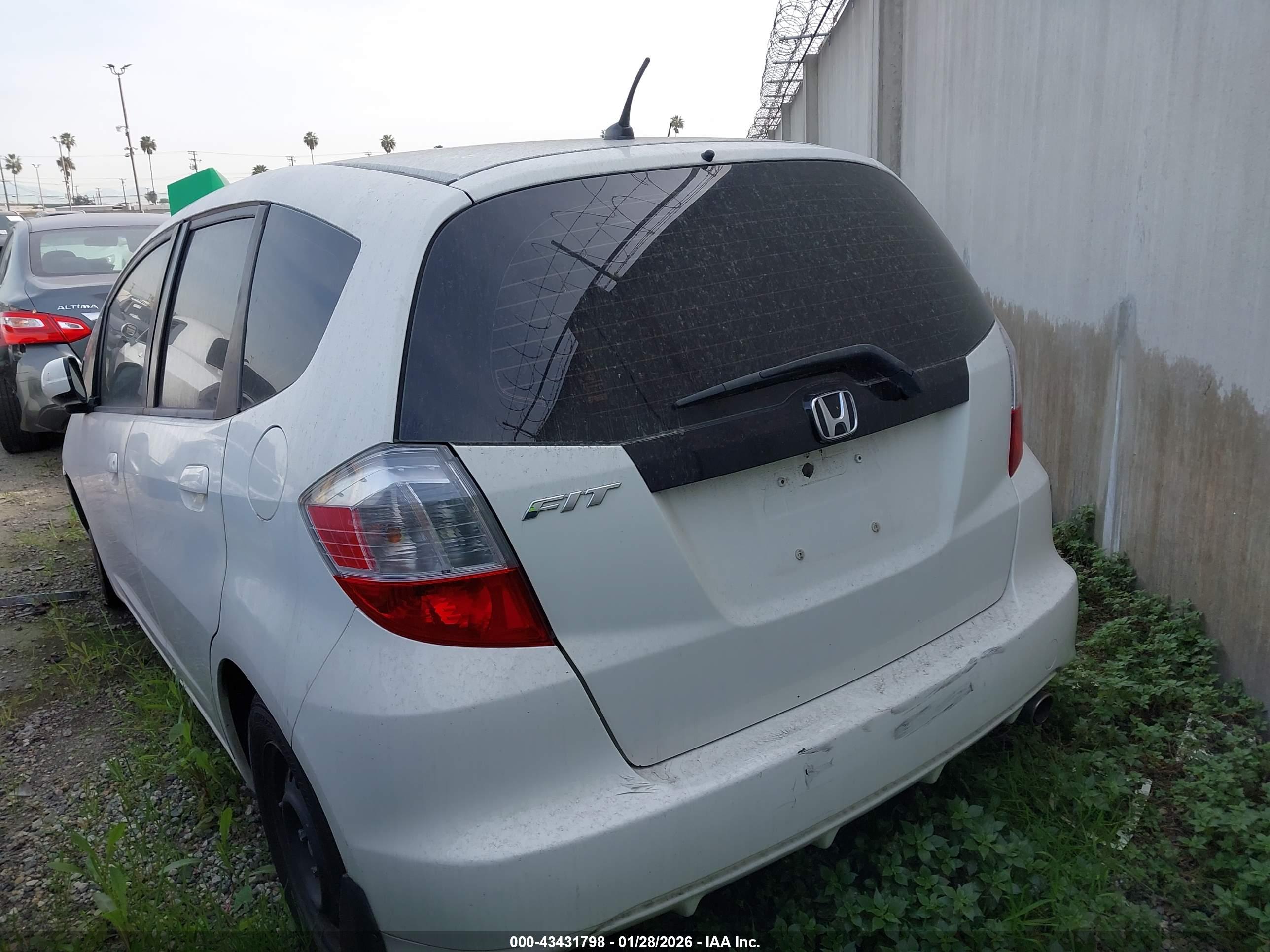 HONDA FIT image 3