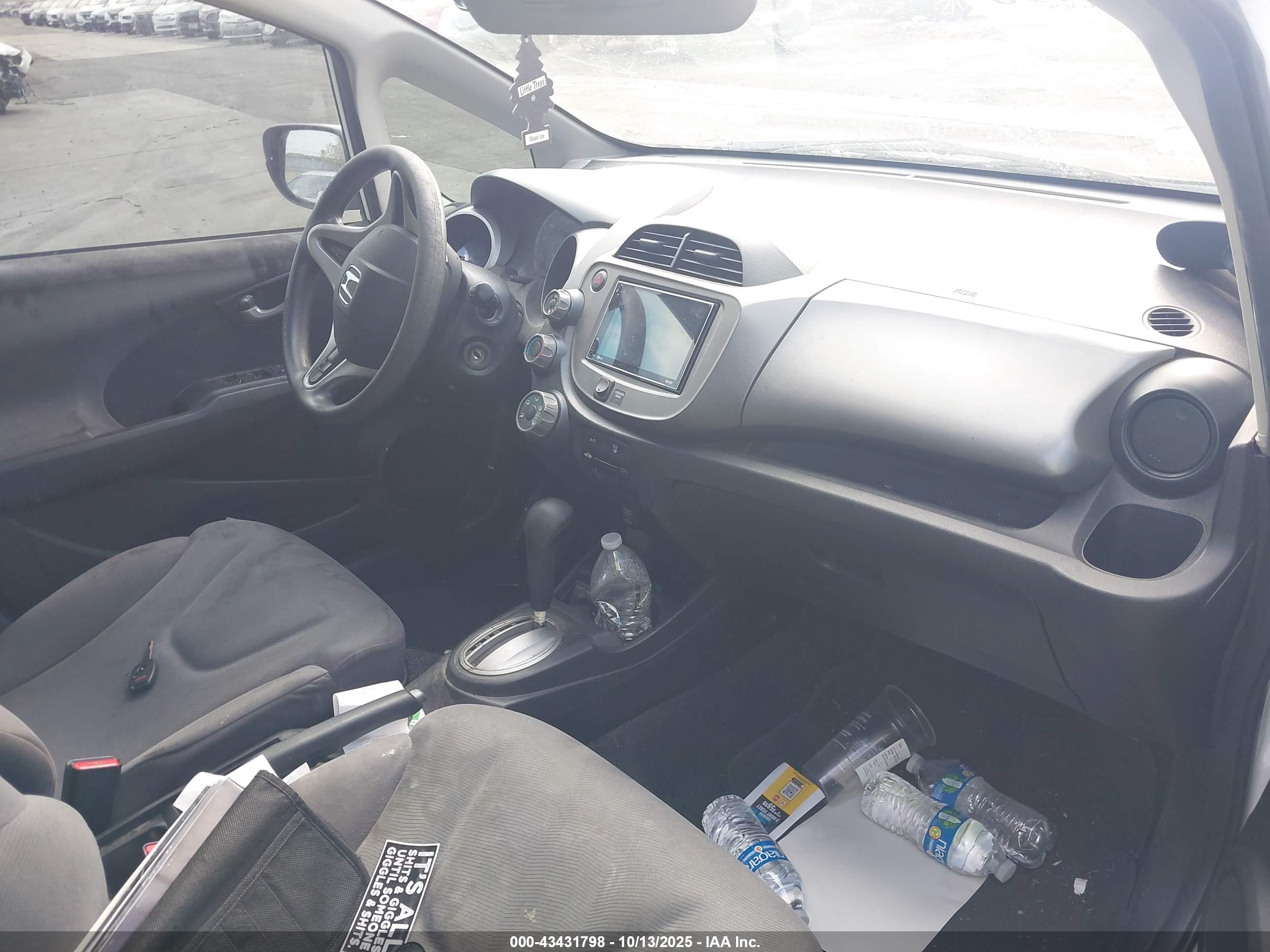 HONDA FIT image 5
