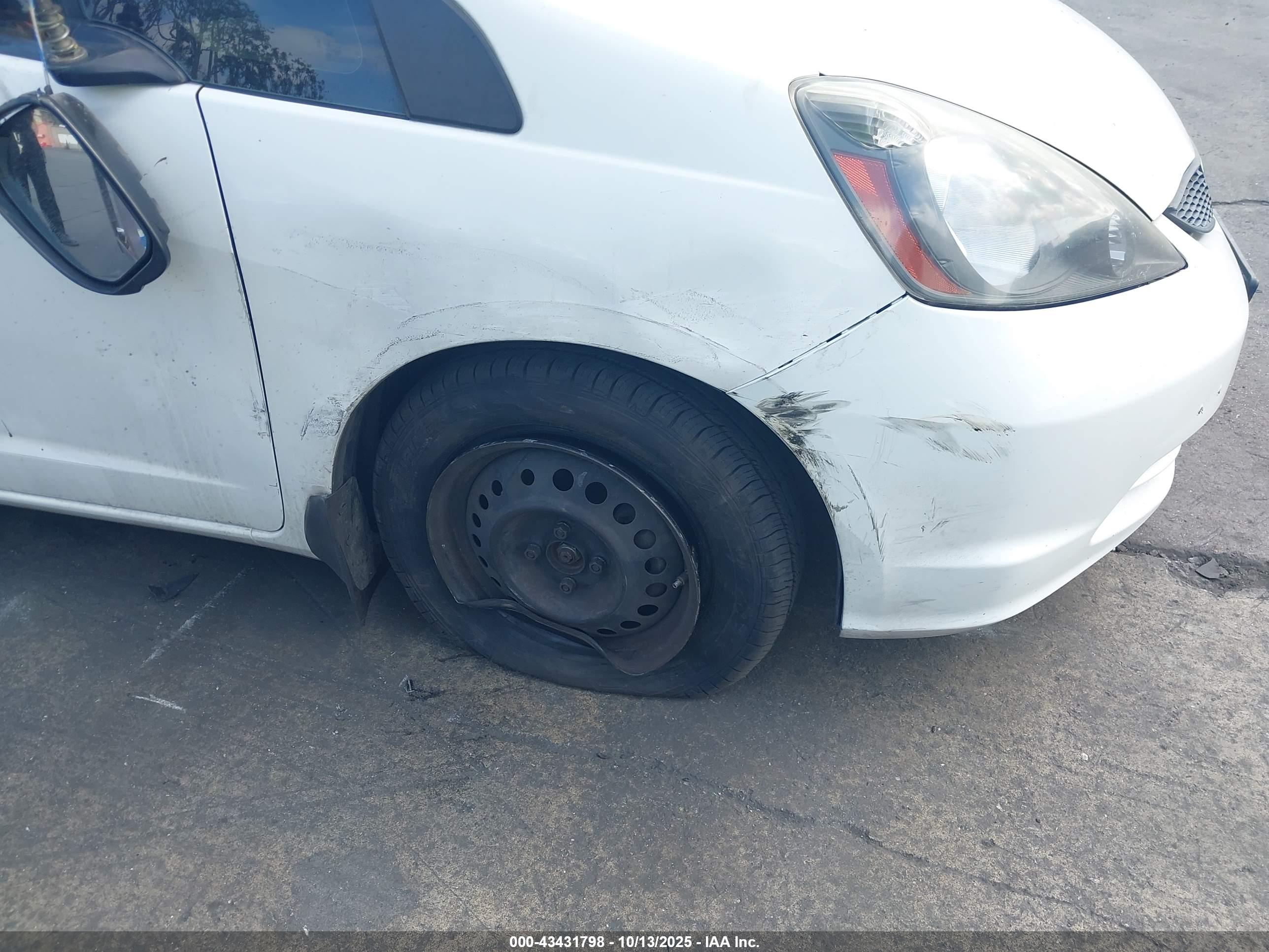 HONDA FIT image 6