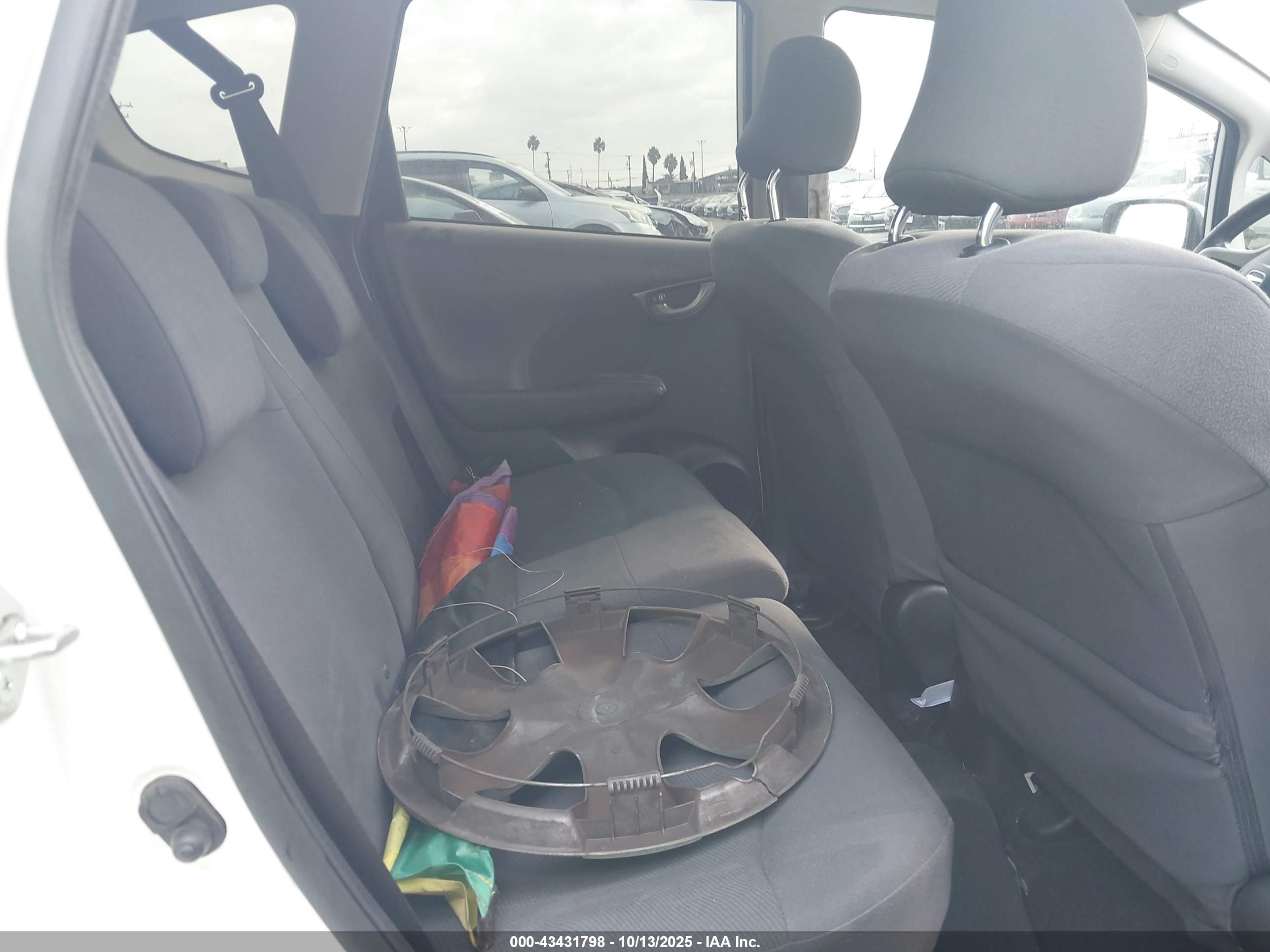 HONDA FIT image 8