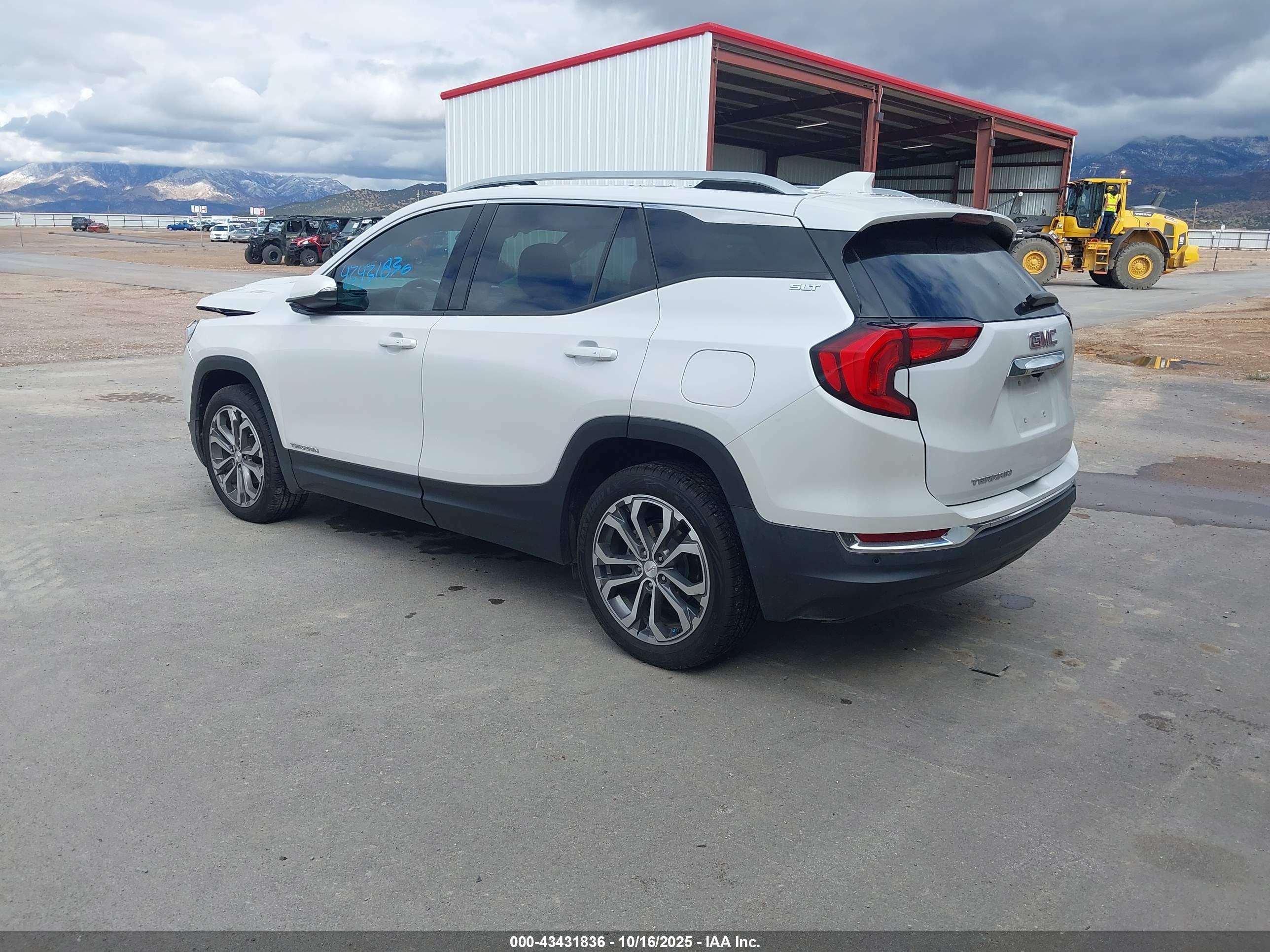 GMC TERRAIN image 3