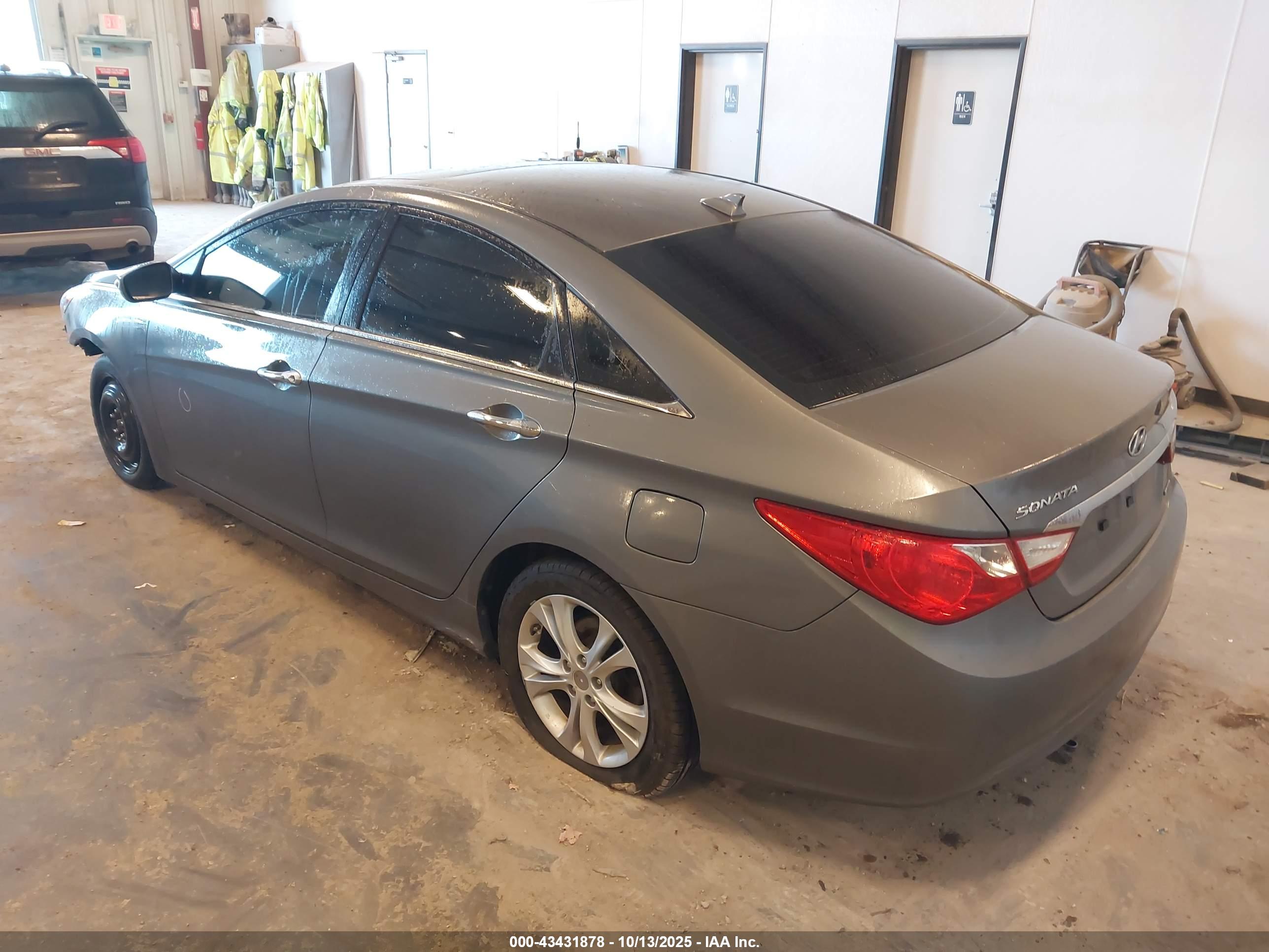 HYUNDAI SONATA image 3
