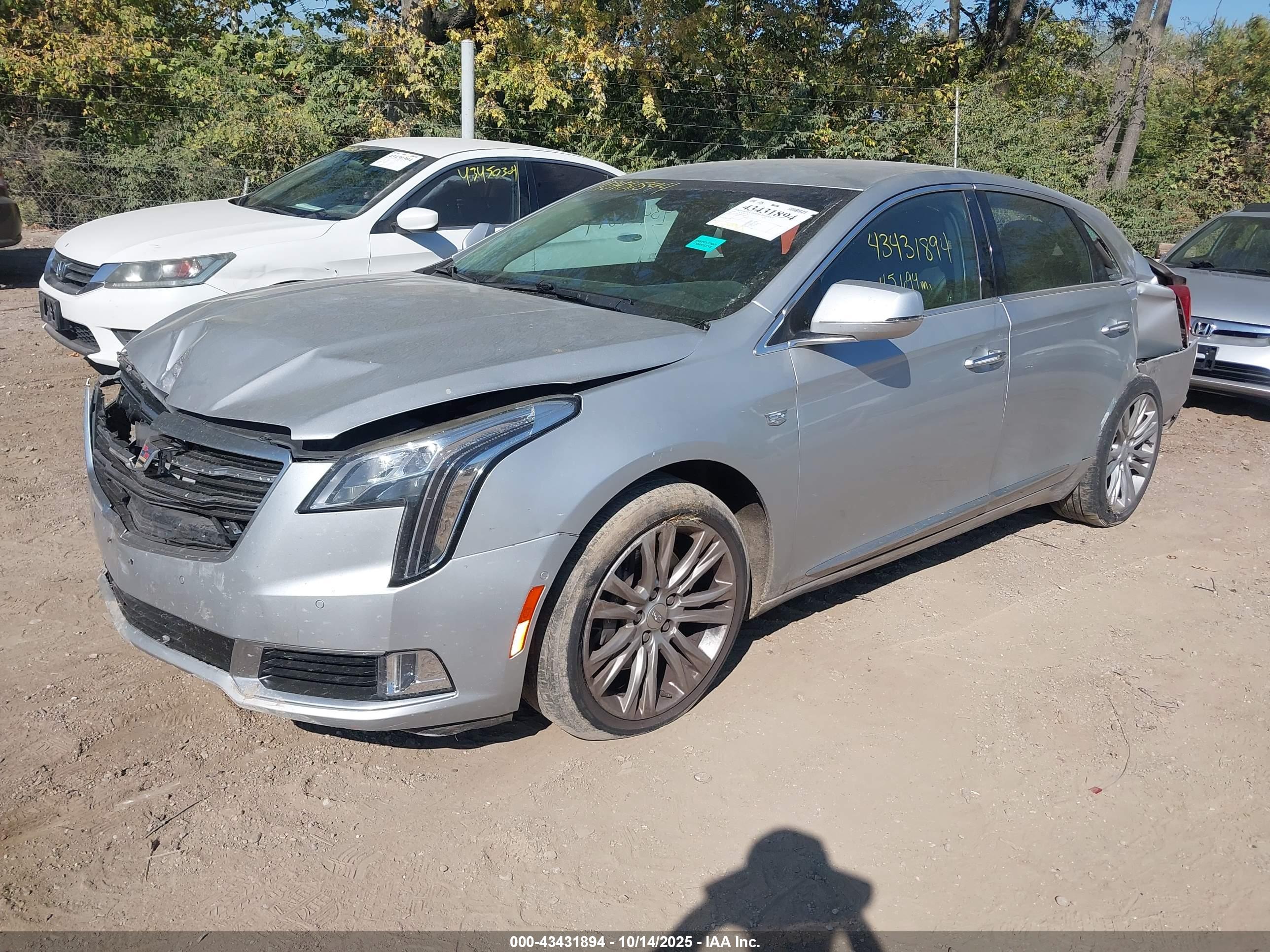 CADILLAC XTS image 2