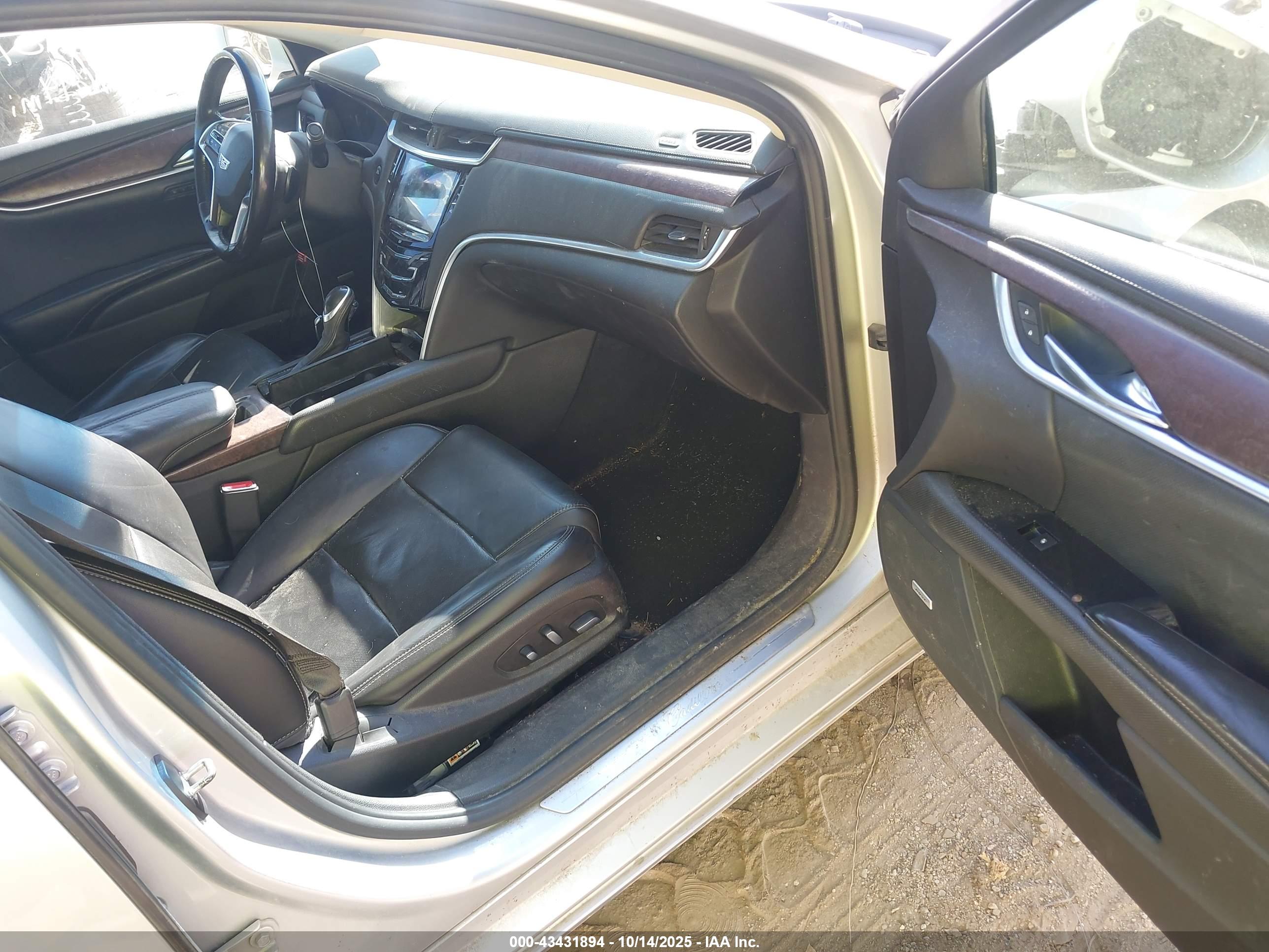 CADILLAC XTS image 5