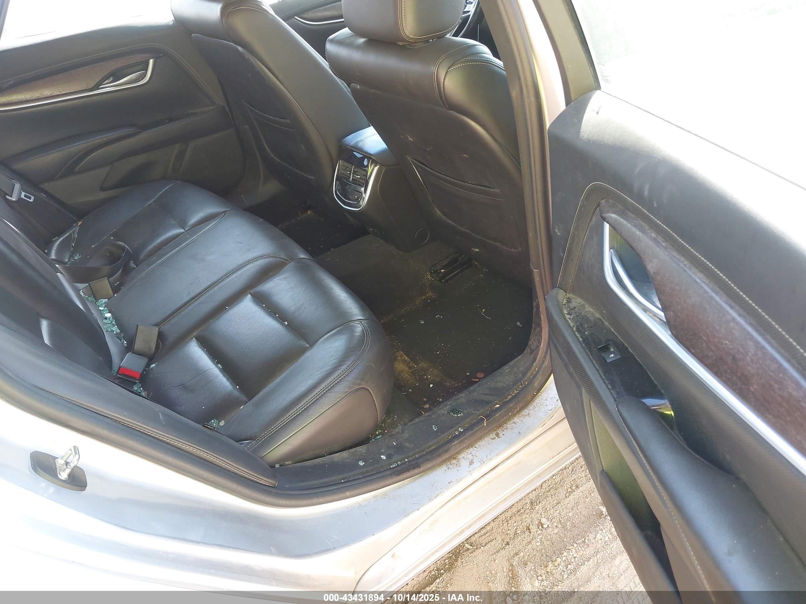 CADILLAC XTS image 8