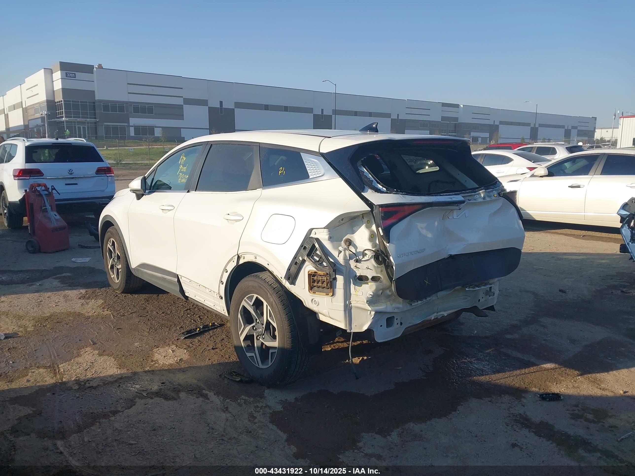 KIA SPORTAGE image 3