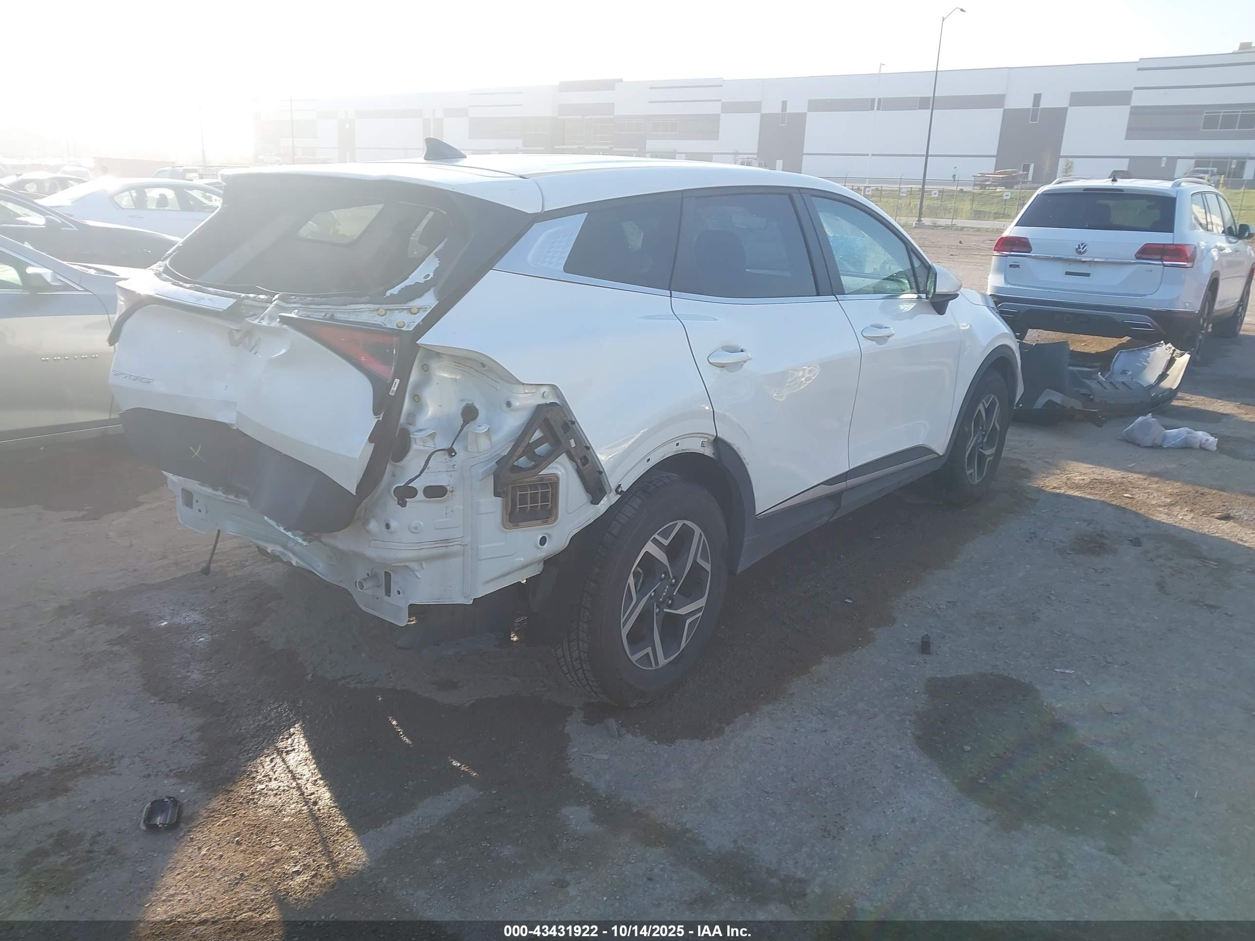 KIA SPORTAGE image 4