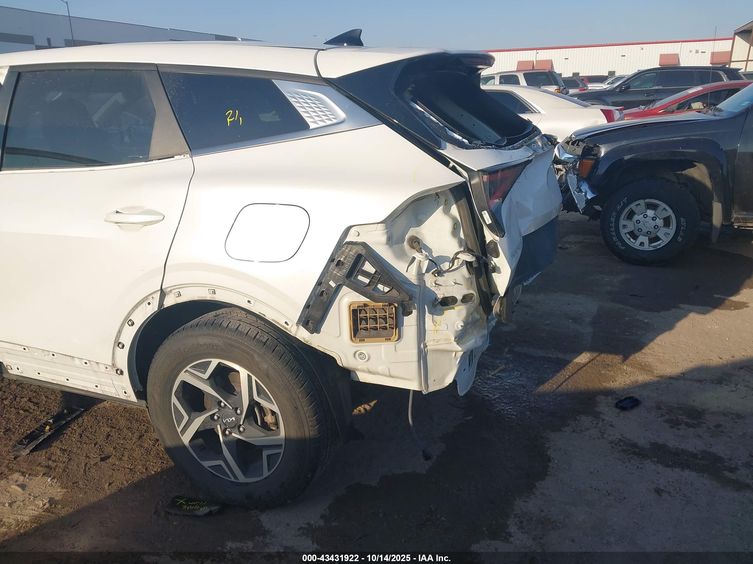 KIA SPORTAGE image 6