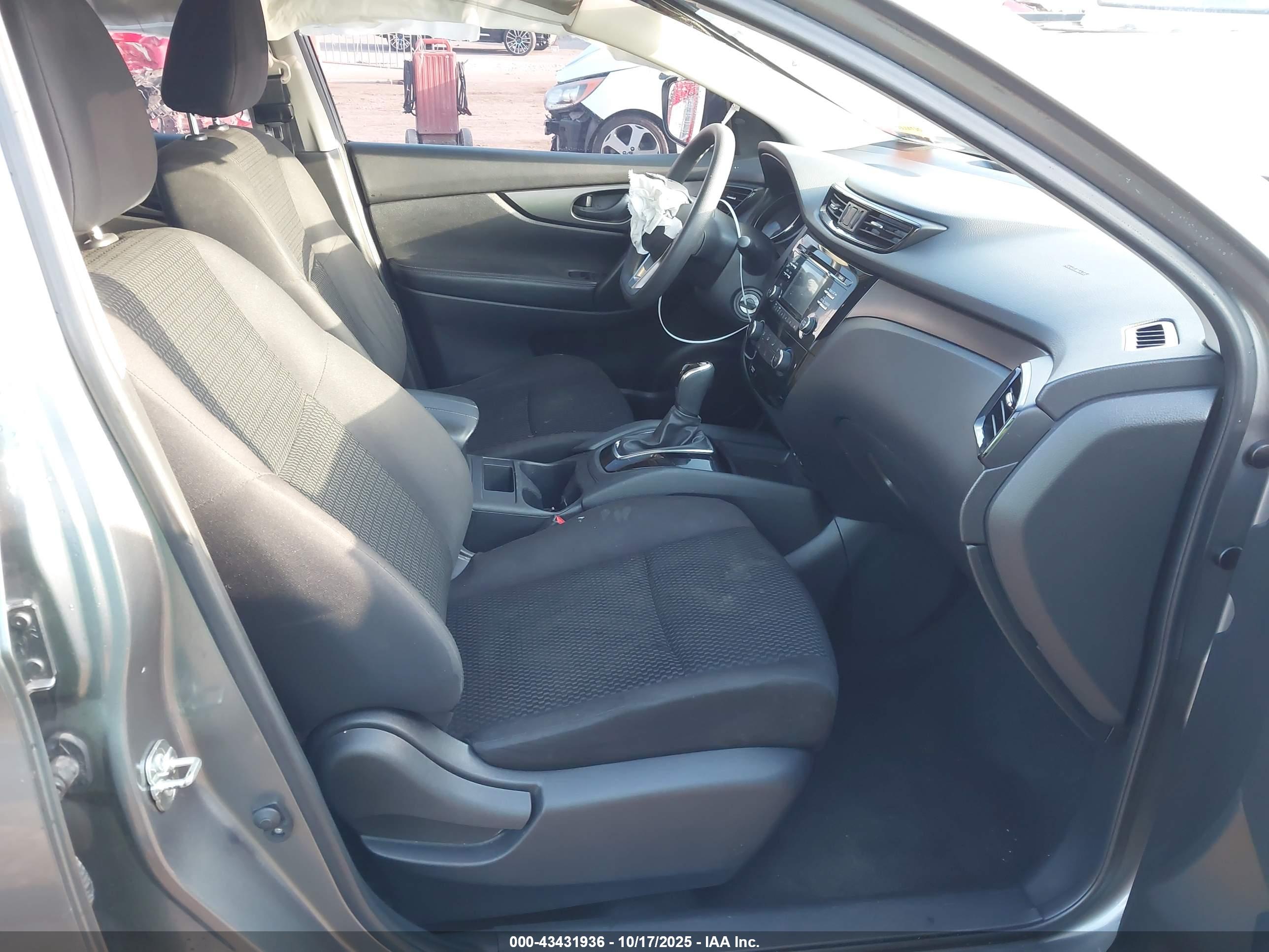 NISSAN ROGUE image 5
