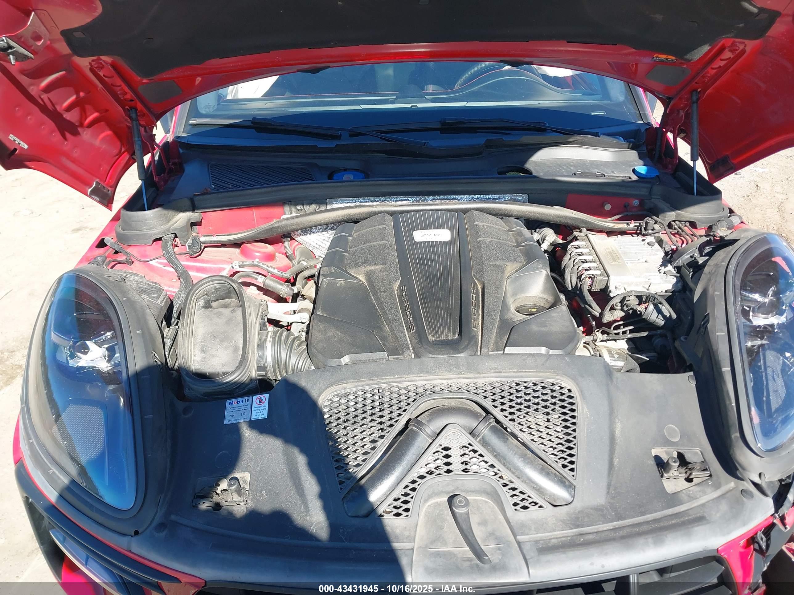 PORSCHE MACAN image 10