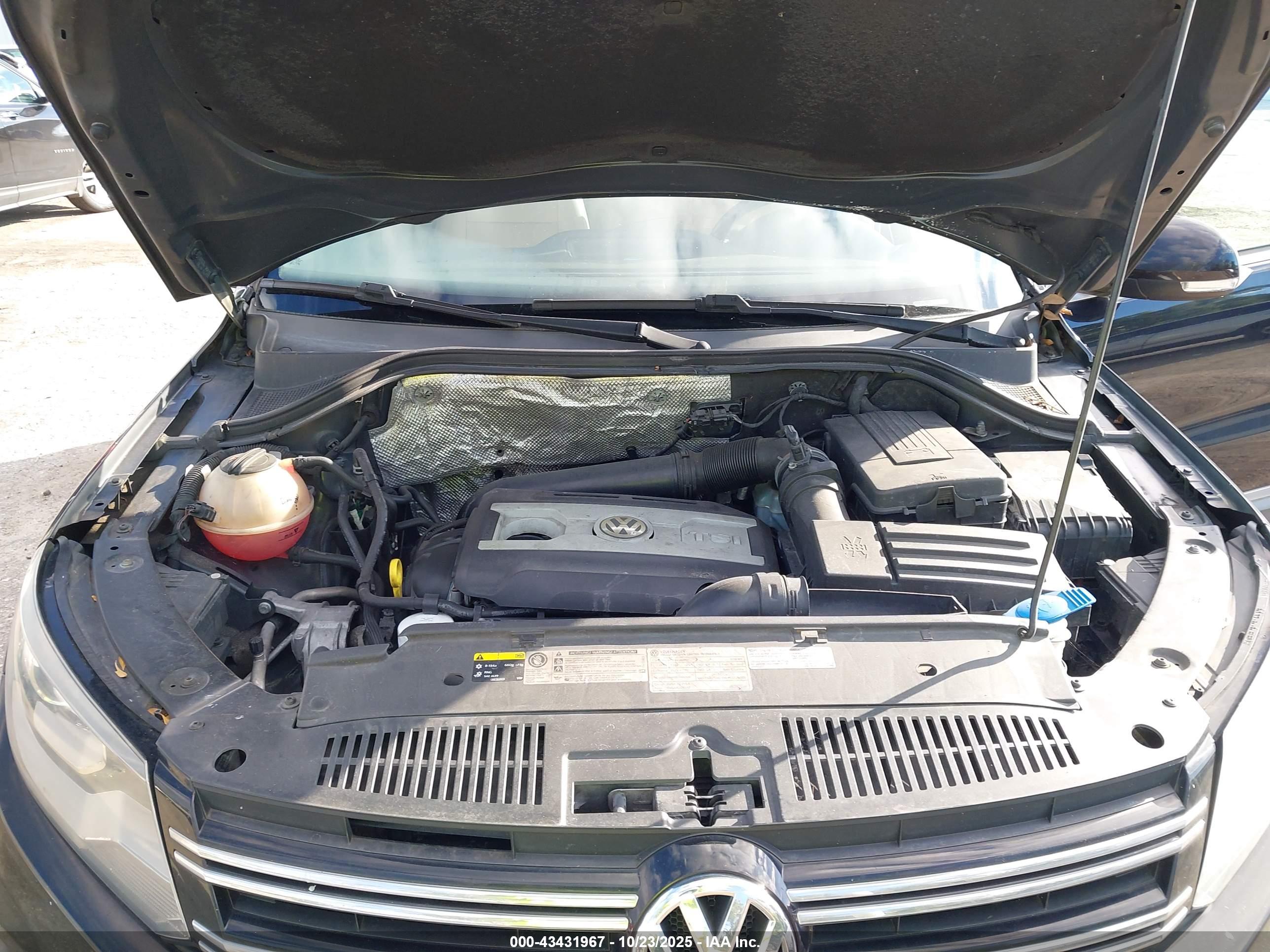 VOLKSWAGEN TIGUAN image 10