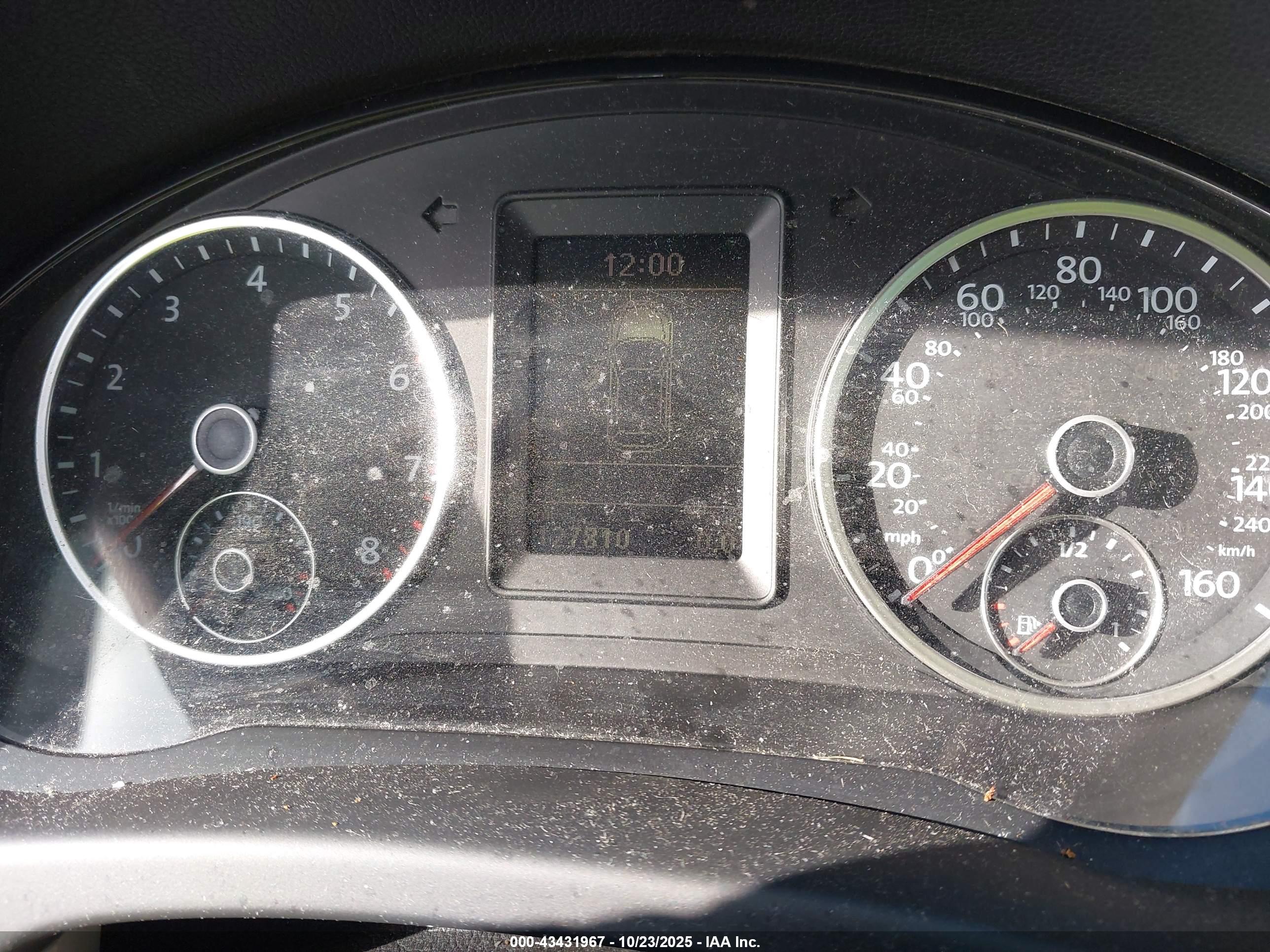 VOLKSWAGEN TIGUAN image 7