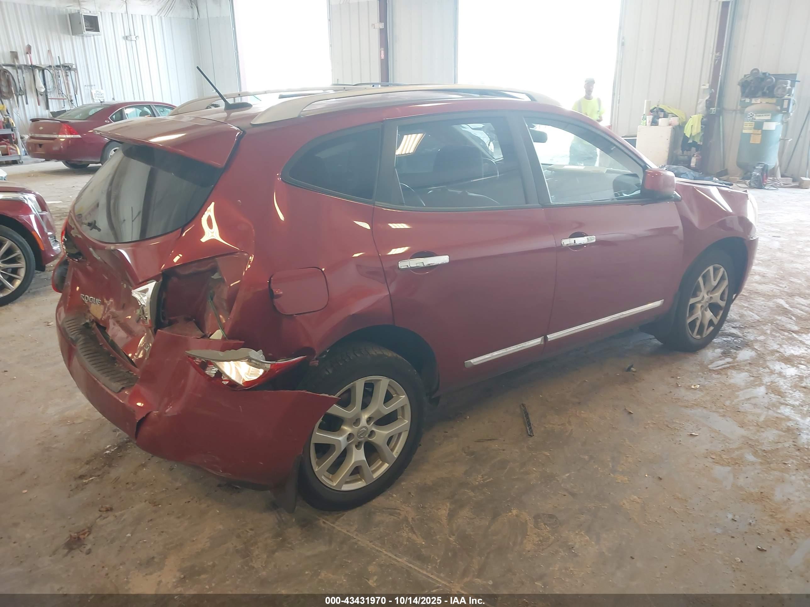 NISSAN ROGUE image 4