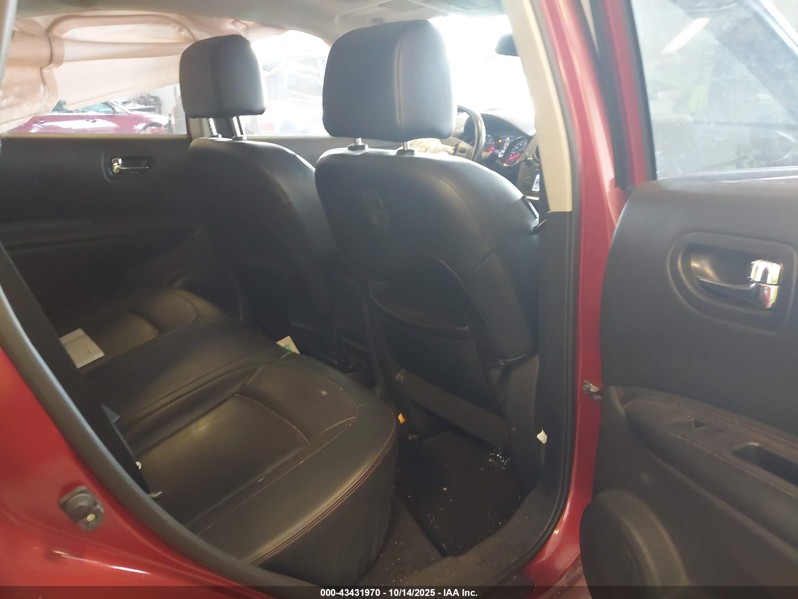 NISSAN ROGUE image 8