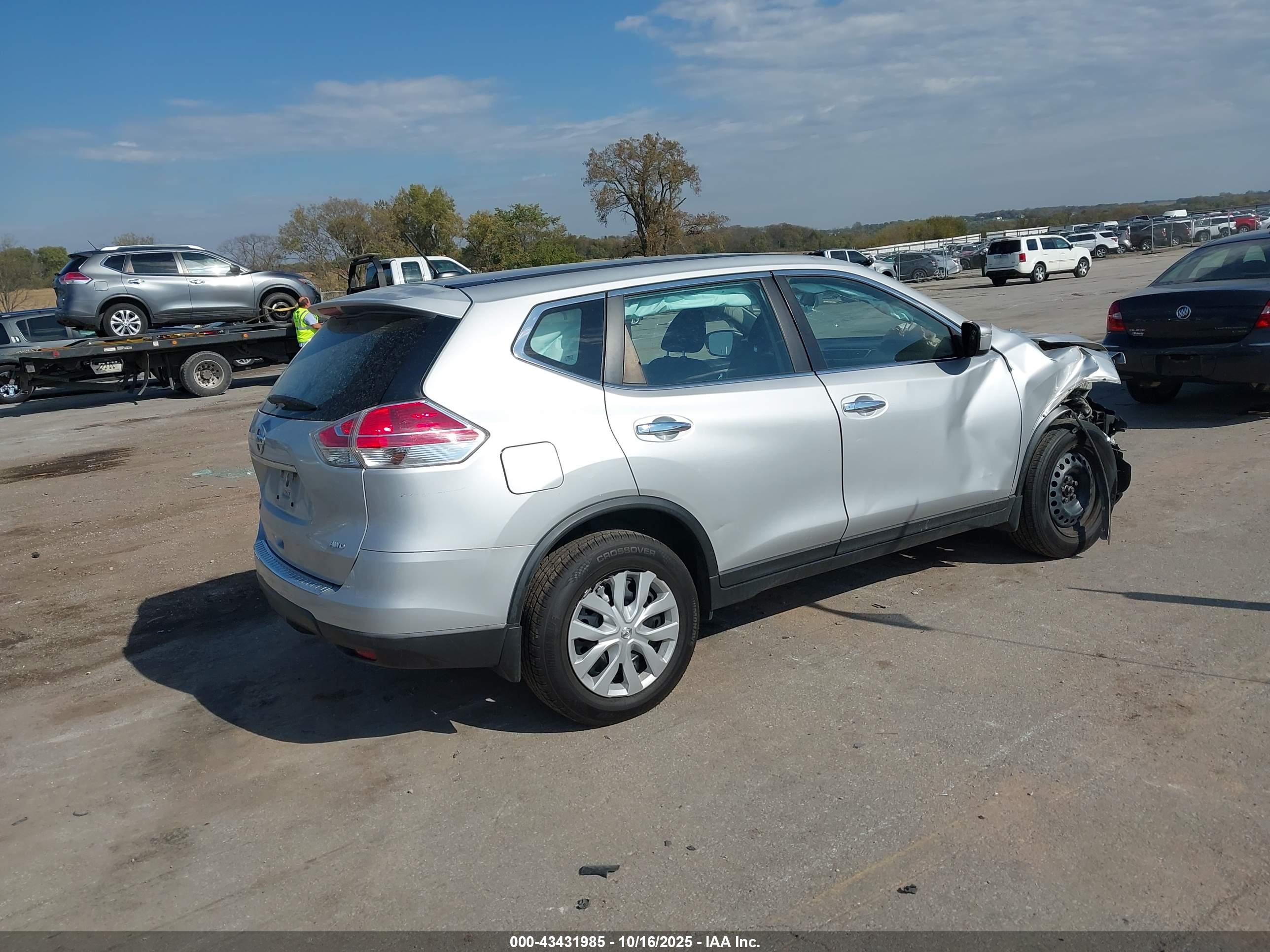 NISSAN ROGUE image 4
