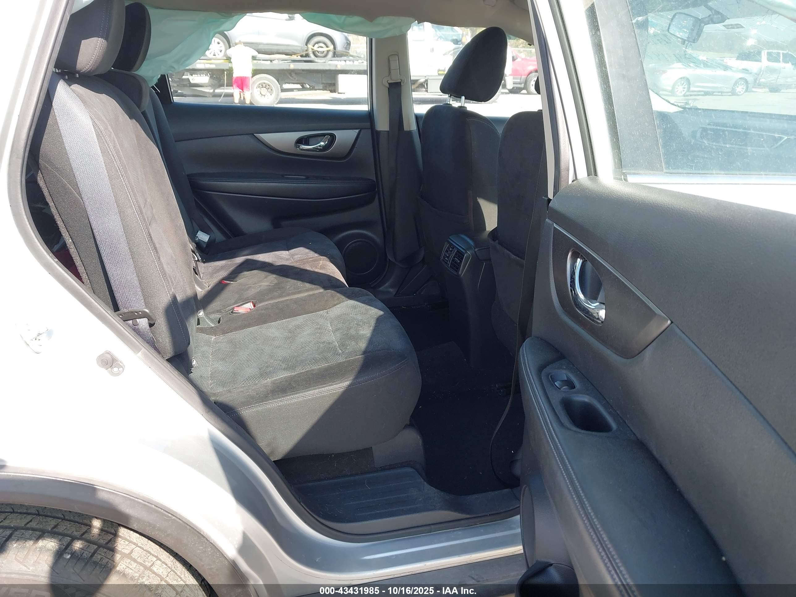 NISSAN ROGUE image 8