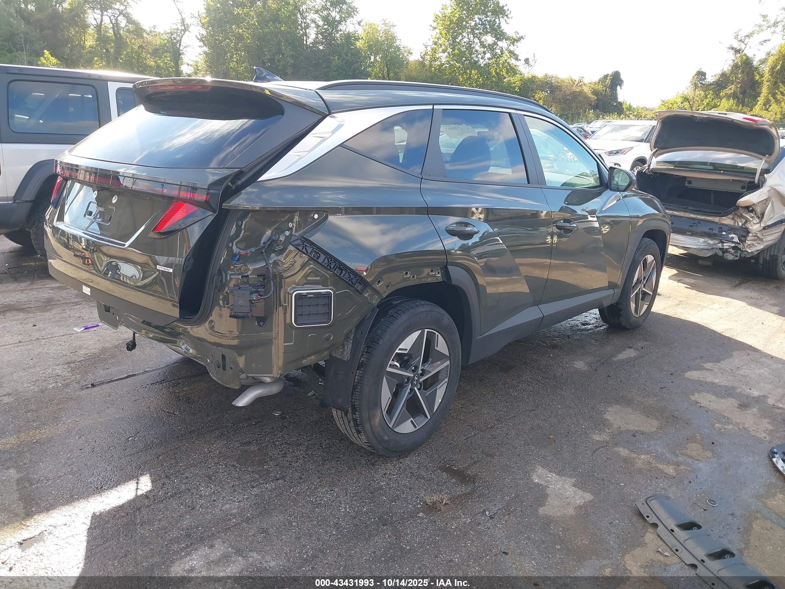 HYUNDAI TUCSON image 4