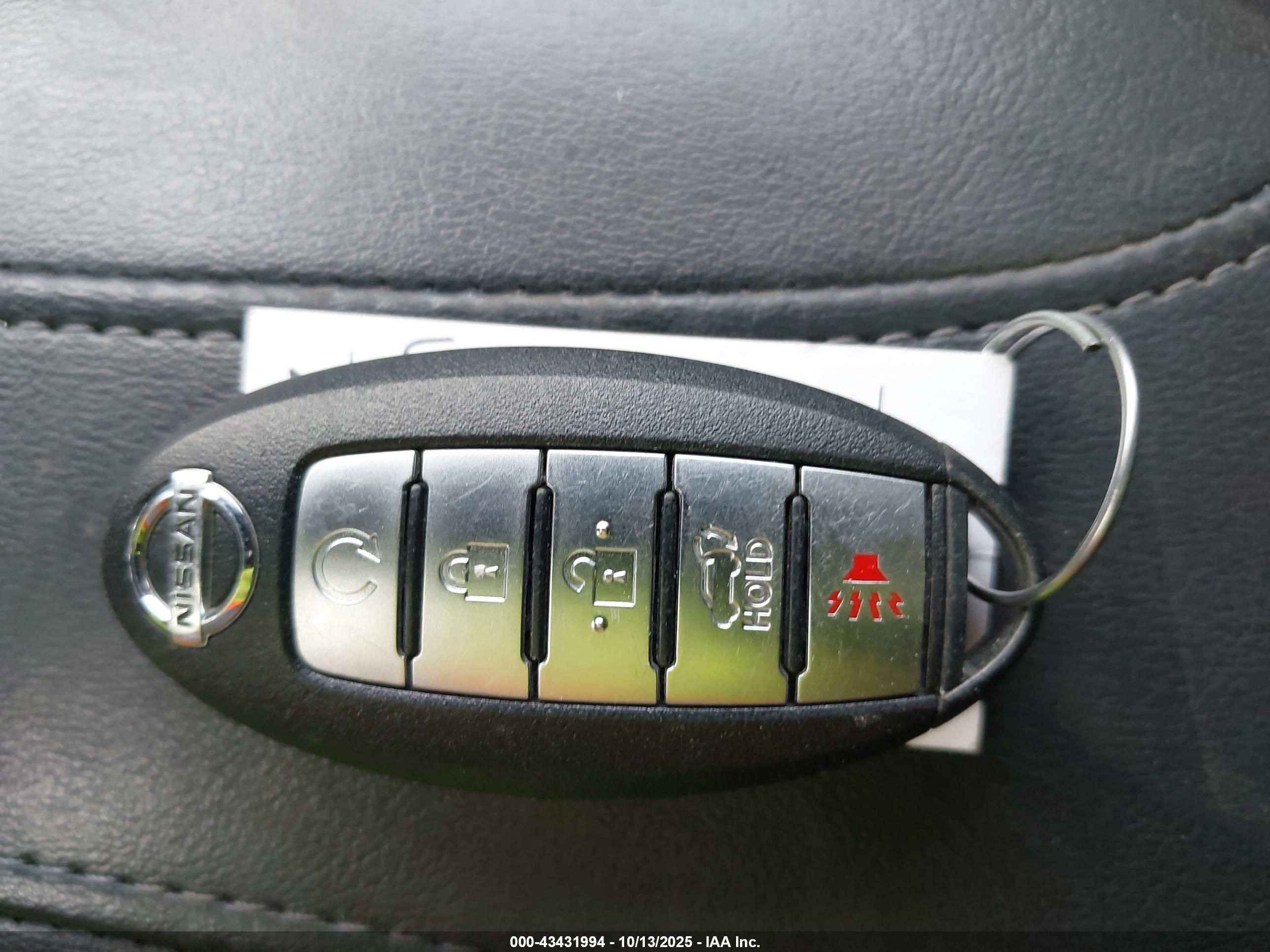 NISSAN ROGUE image 11