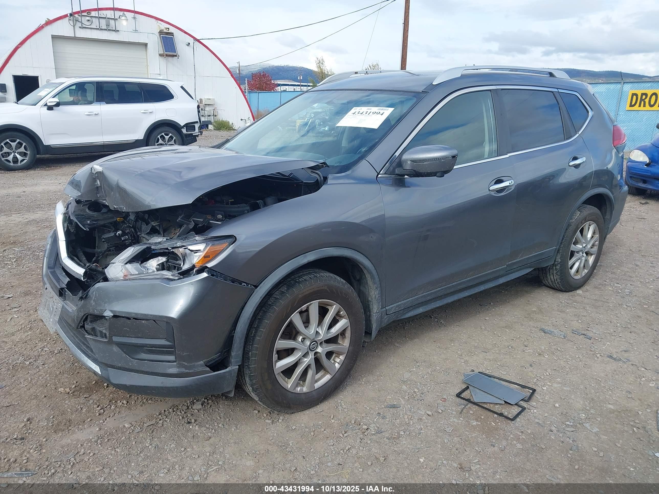 NISSAN ROGUE image 2