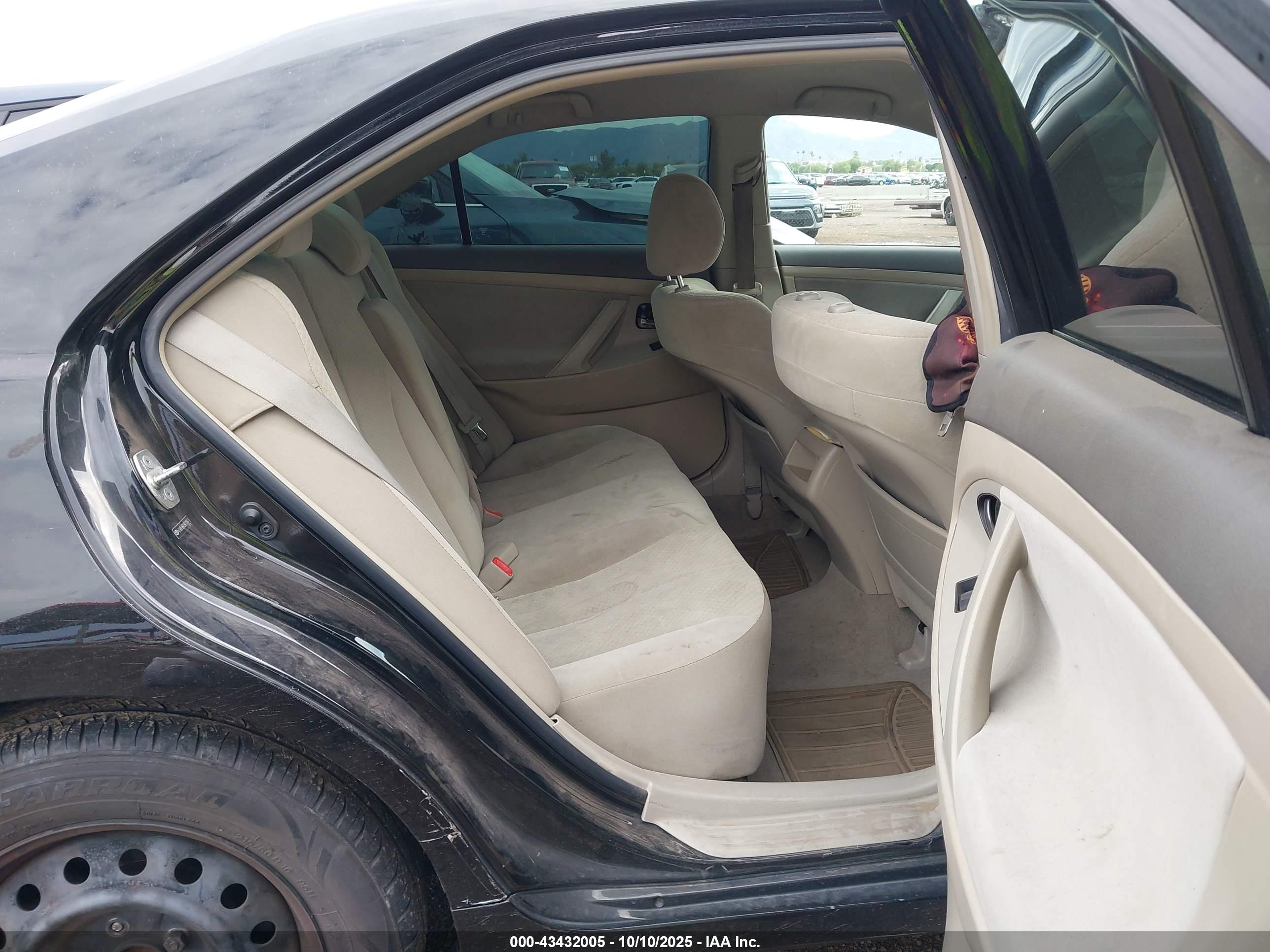 TOYOTA CAMRY image 8