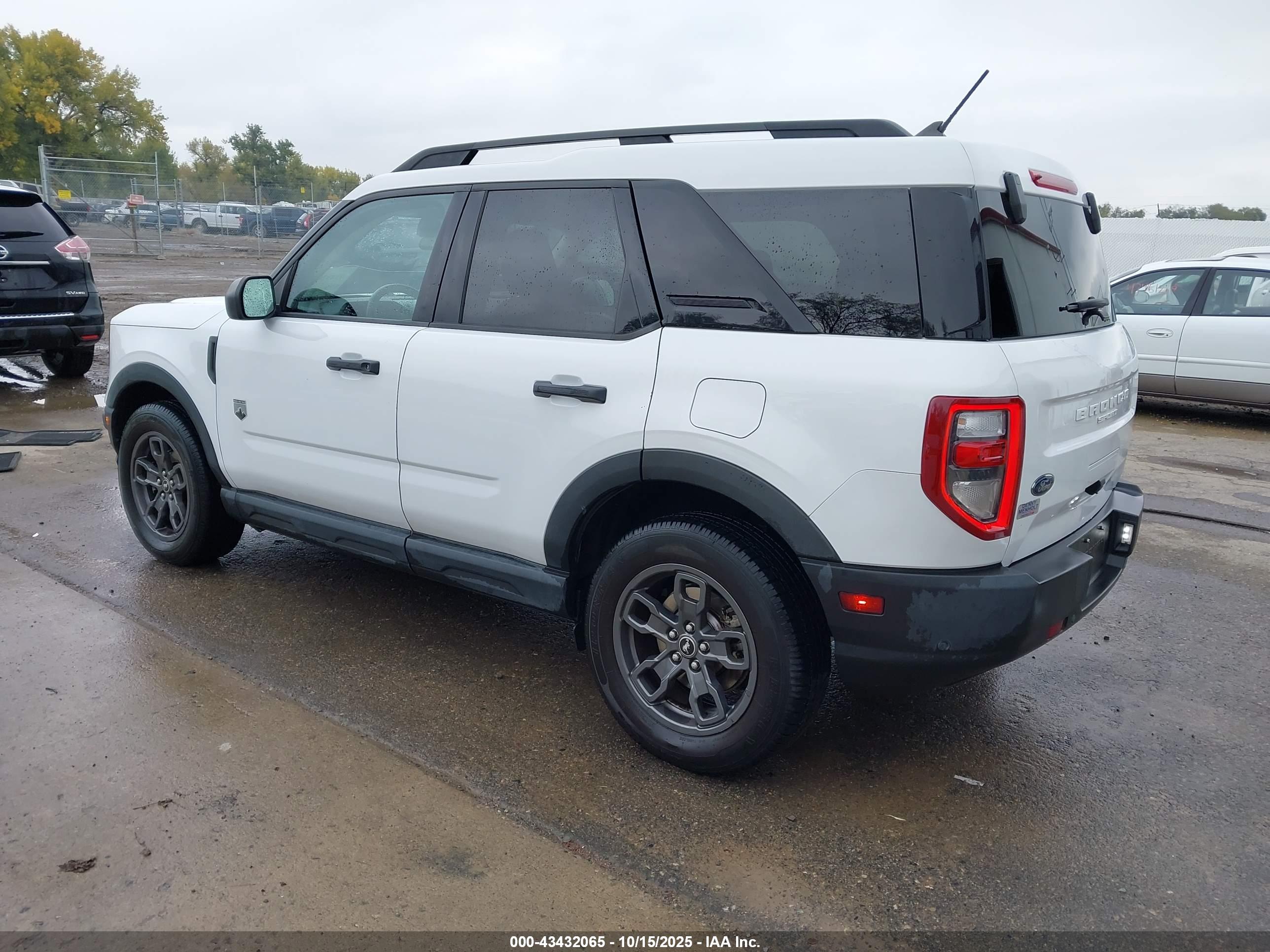 FORD BRONCO image 3