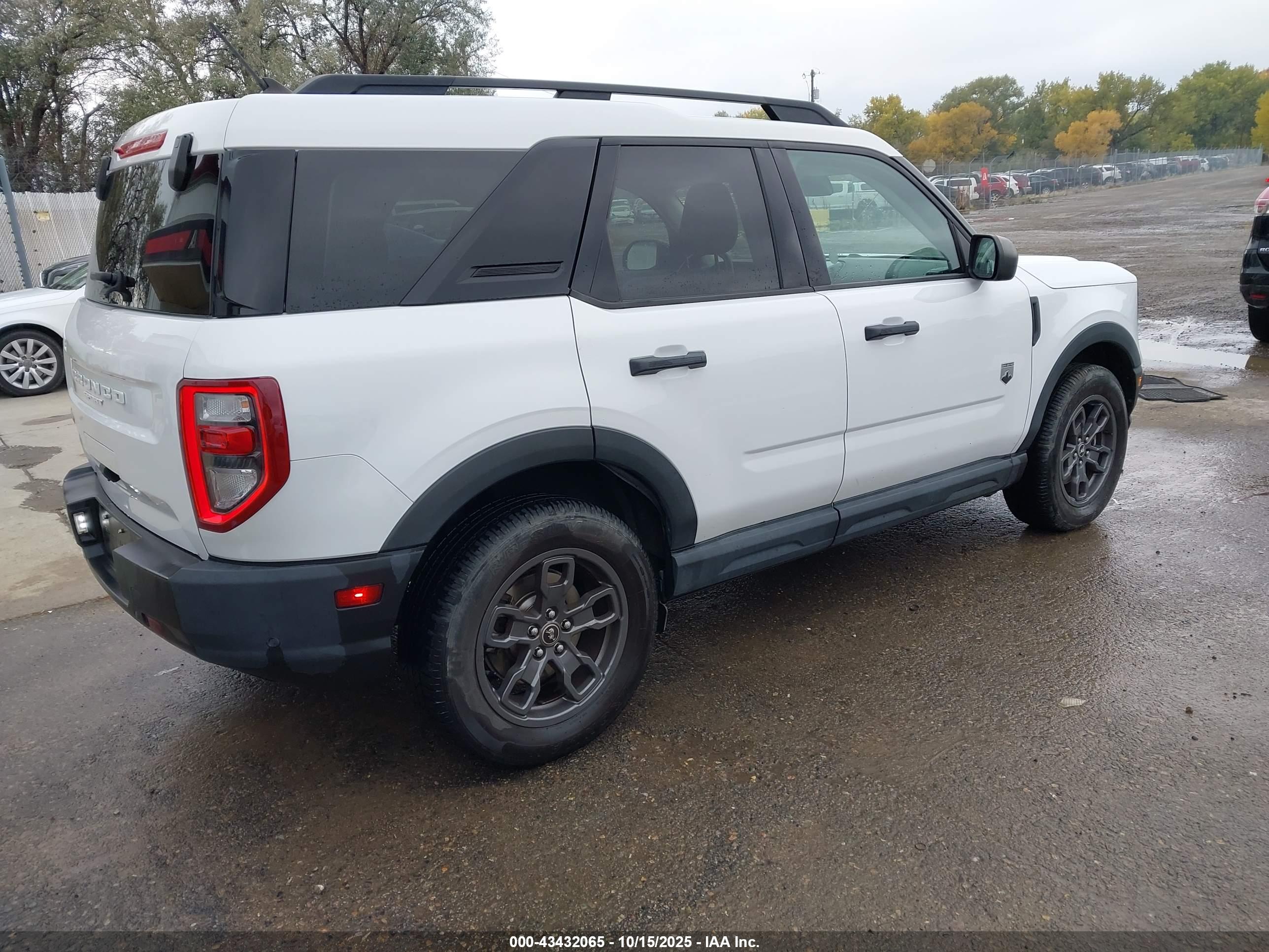 FORD BRONCO image 4