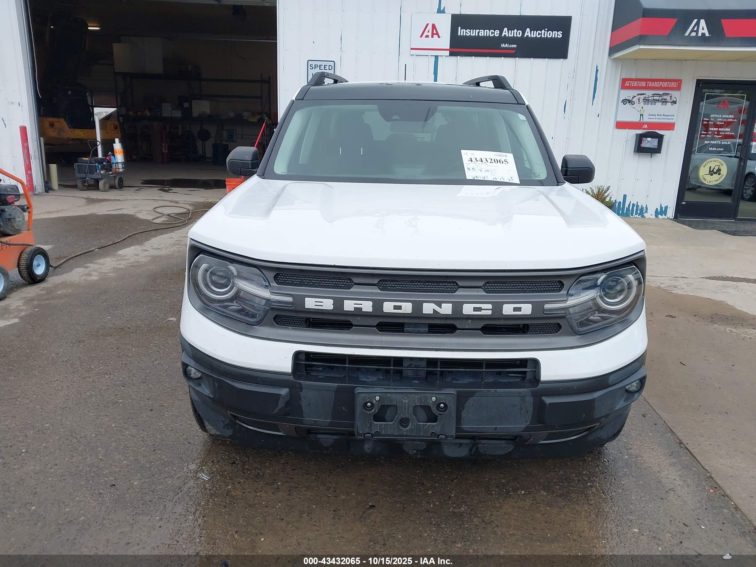 FORD BRONCO image 6