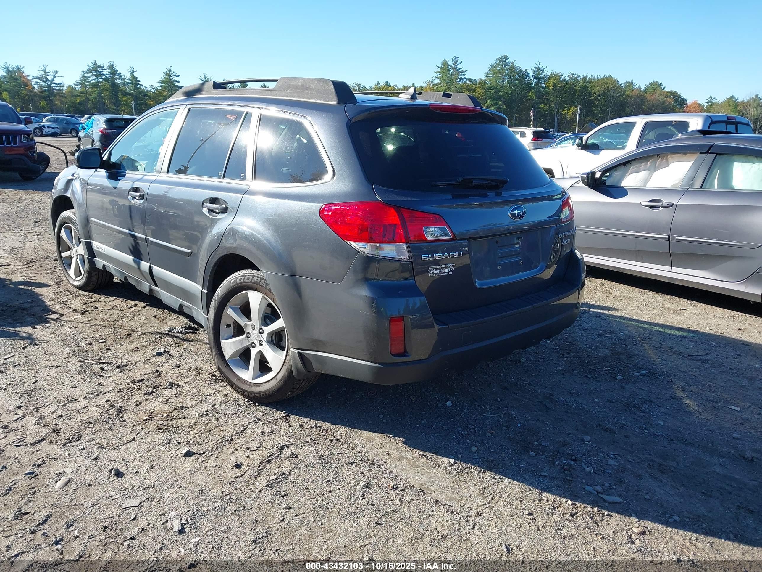 SUBARU OUTBACK image 3