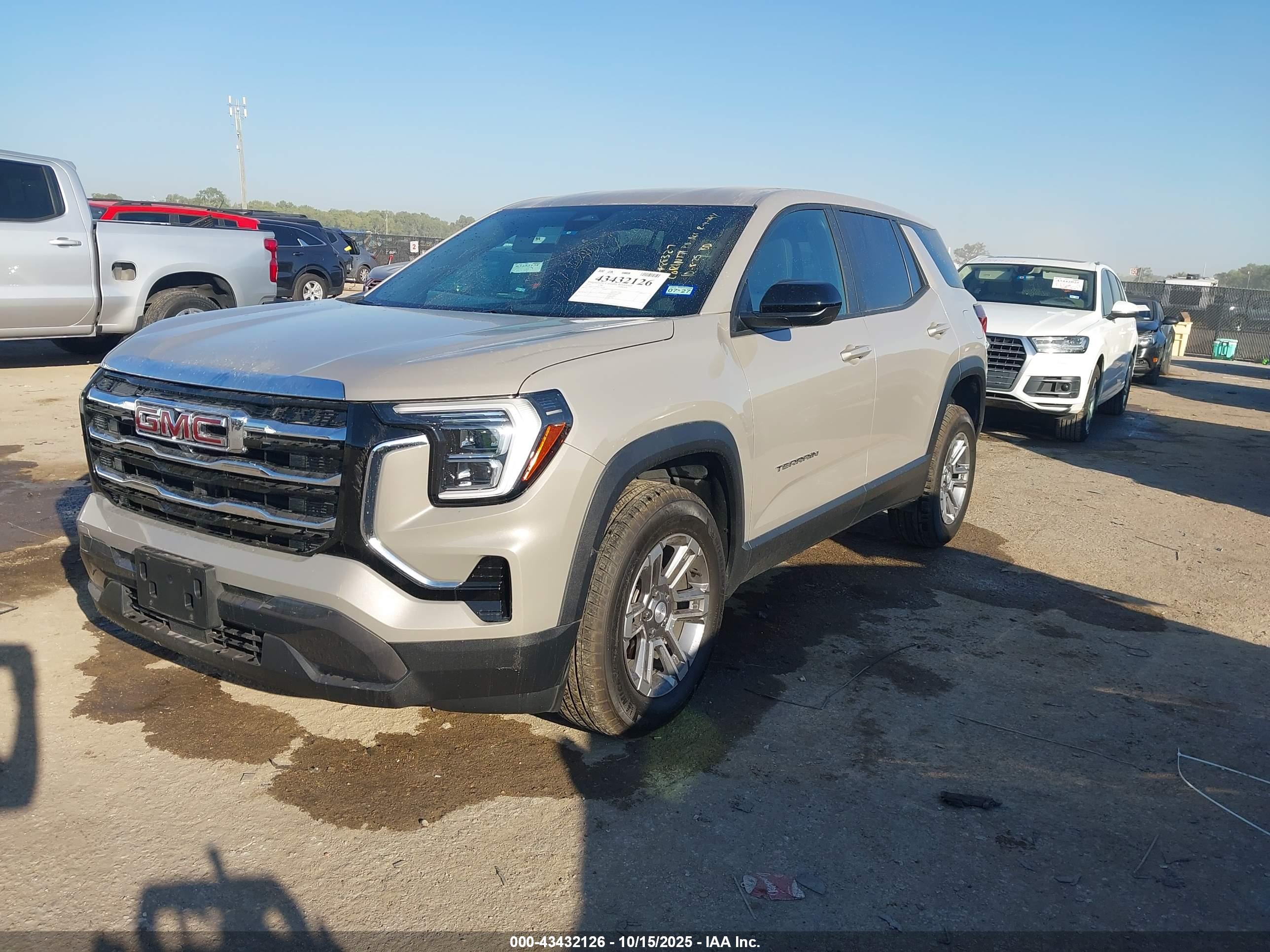 GMC TERRAIN image 2
