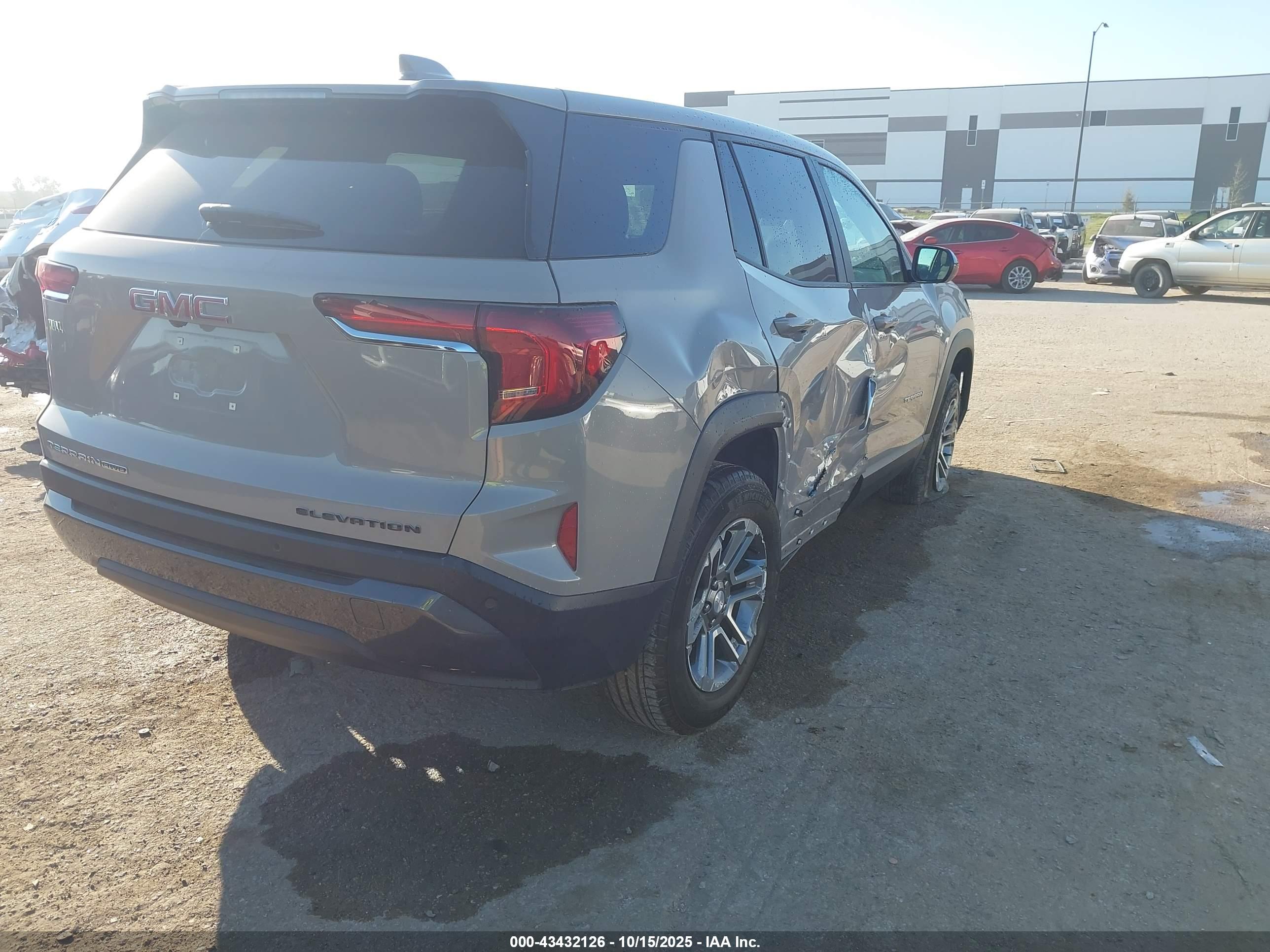 GMC TERRAIN image 4