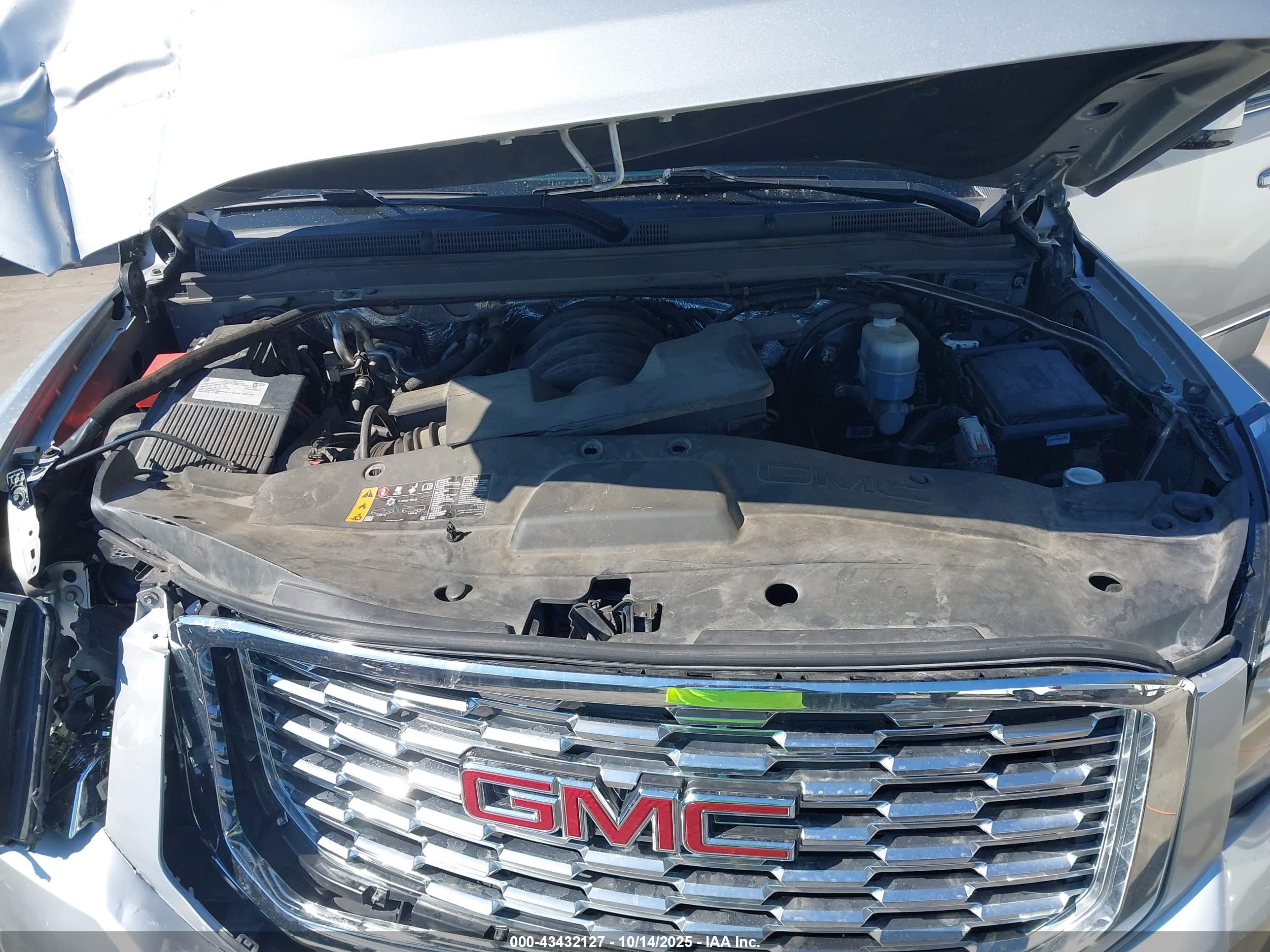 GMC YUKON image 10