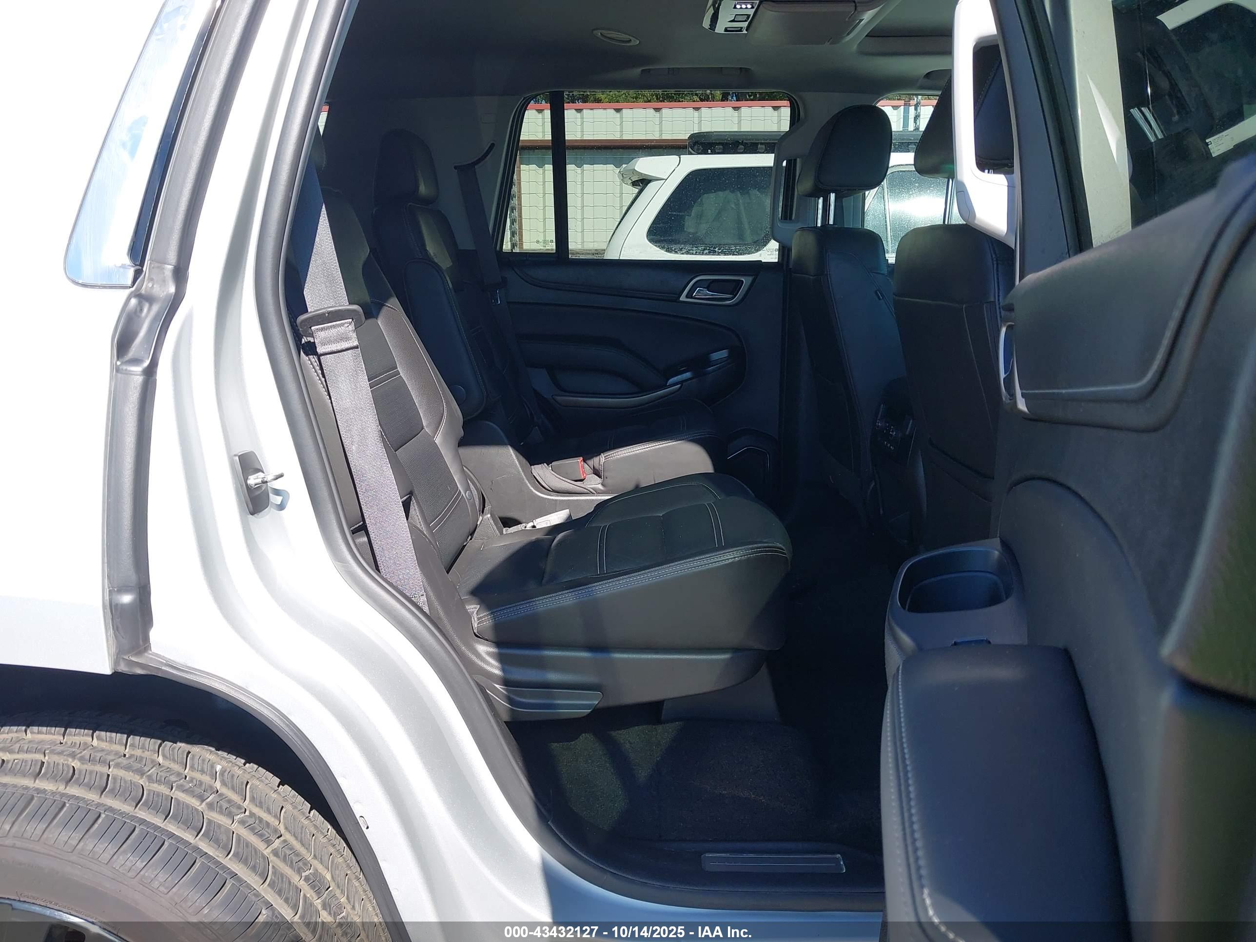 GMC YUKON image 8