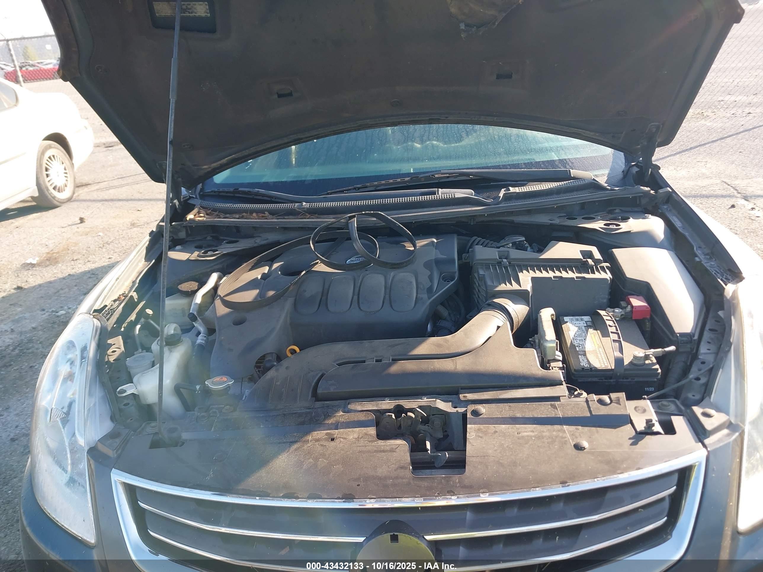 NISSAN ALTIMA image 10