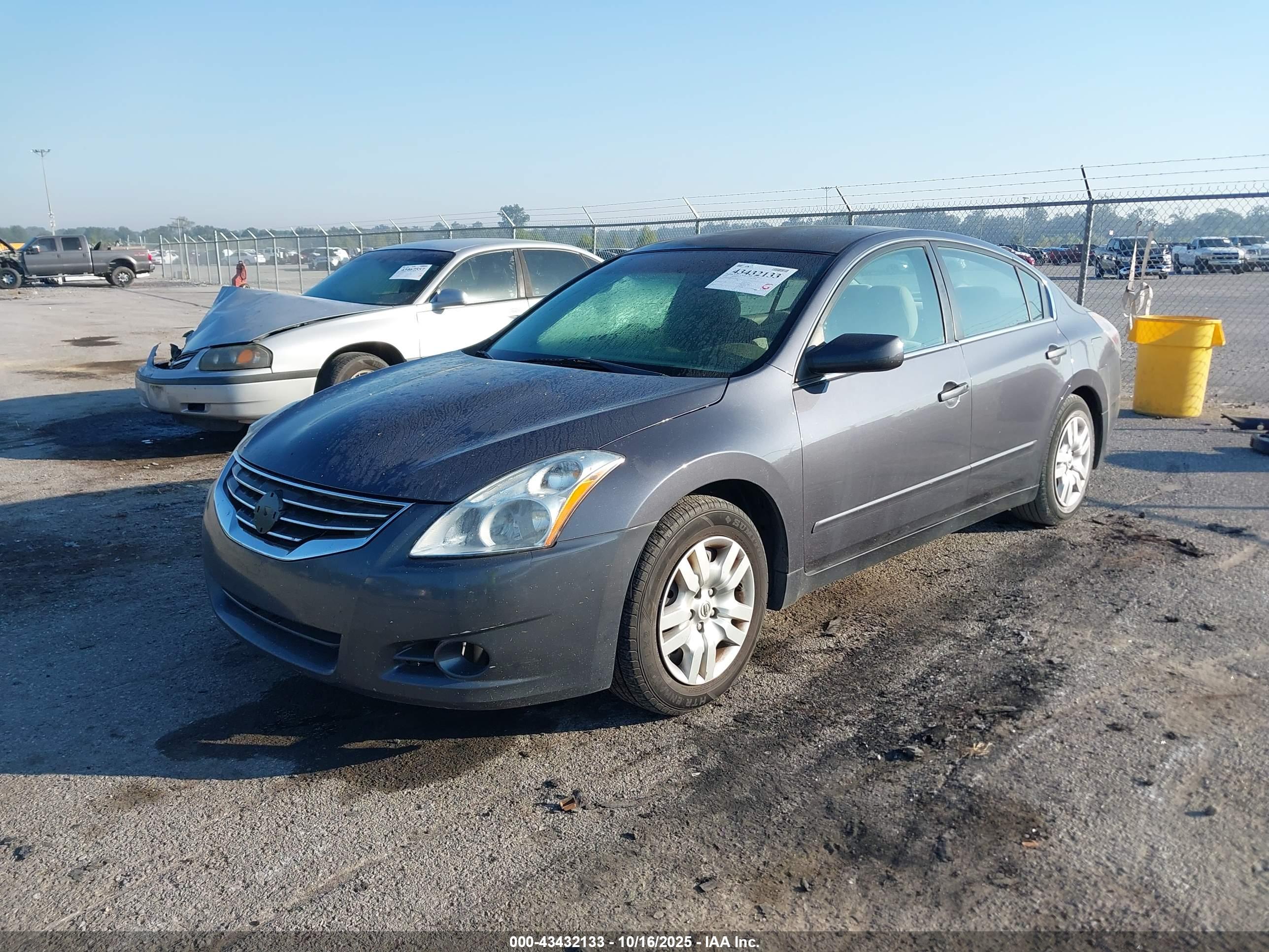 NISSAN ALTIMA image 2