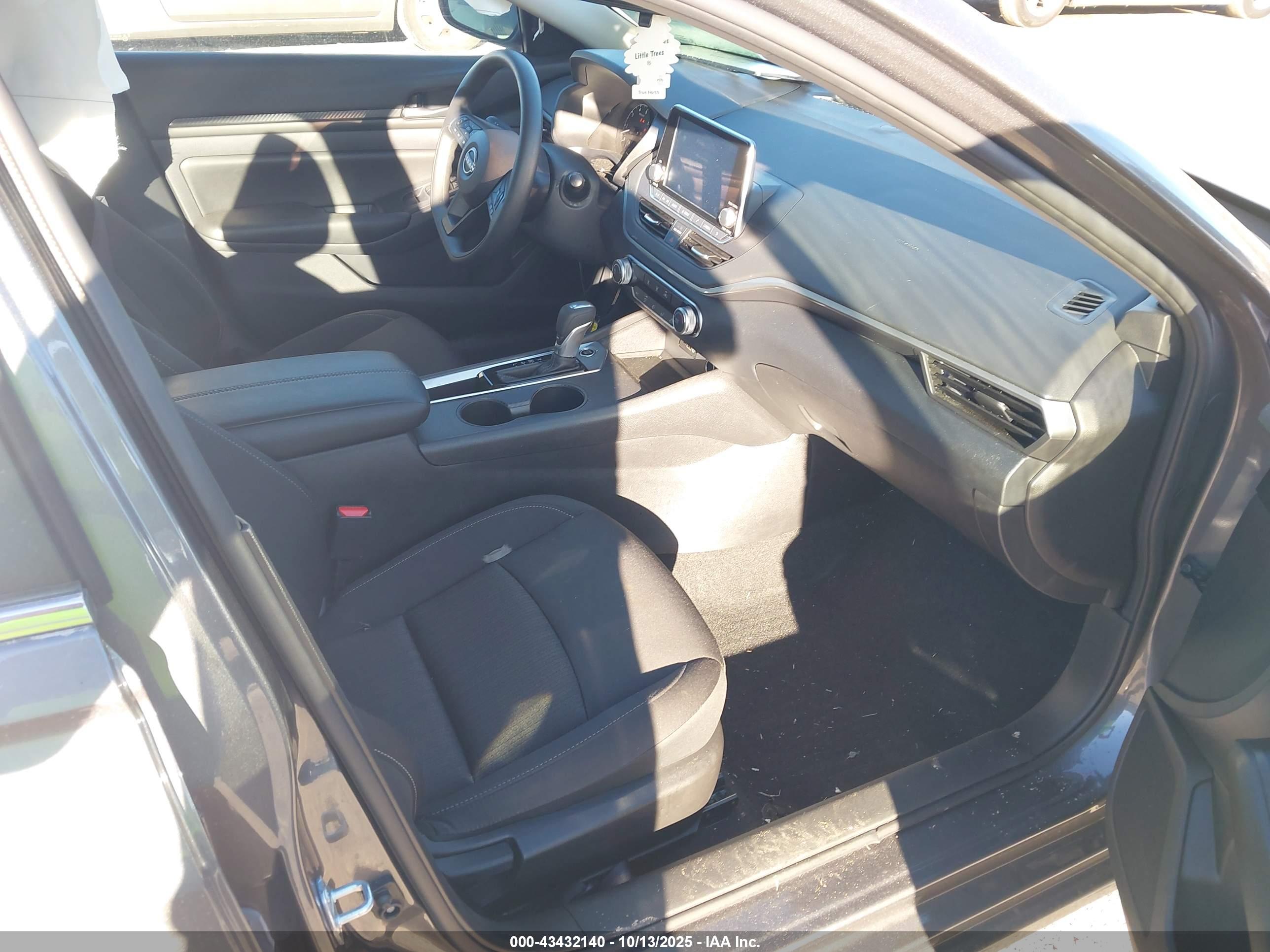 NISSAN ALTIMA image 5