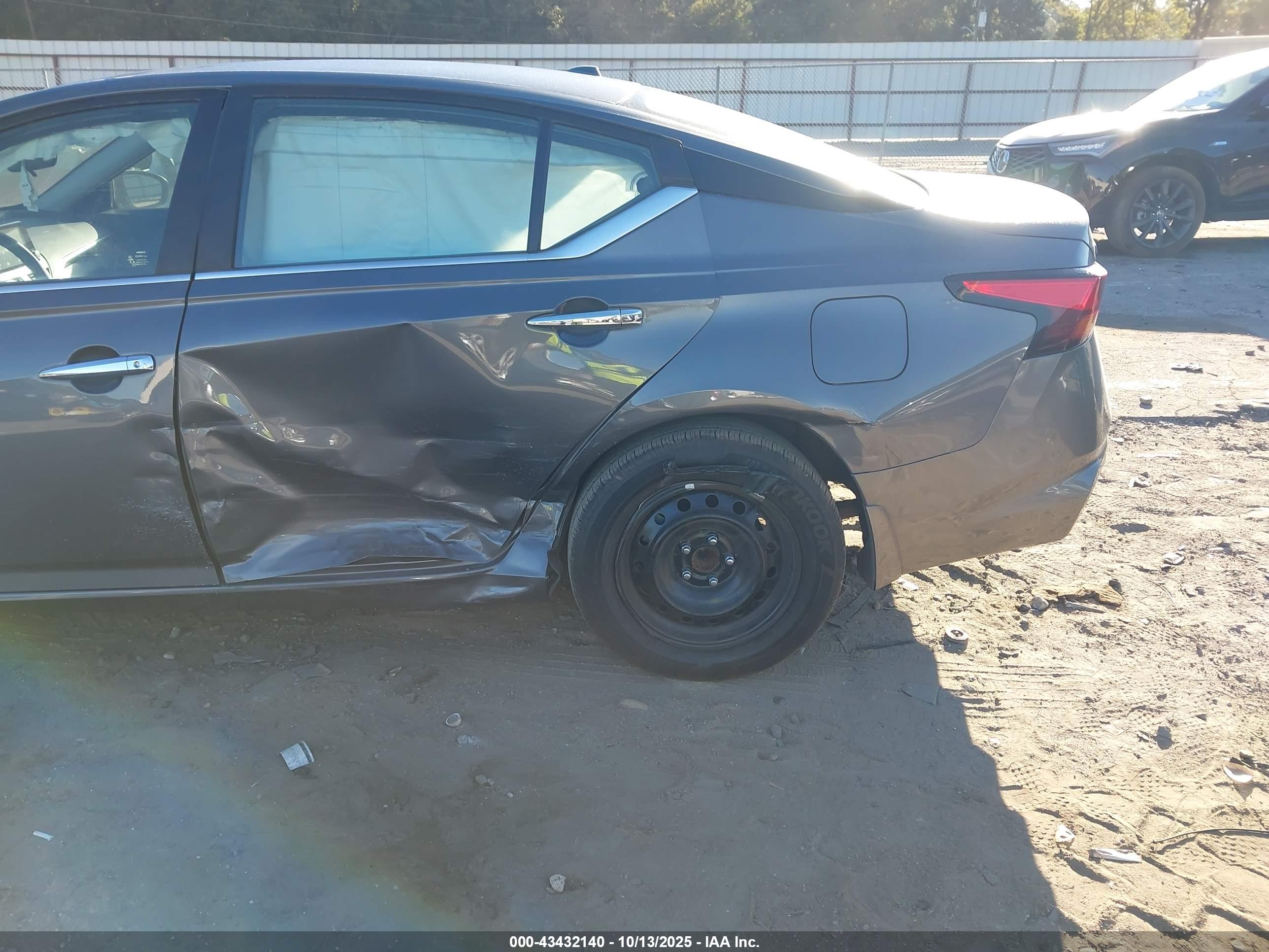 NISSAN ALTIMA image 6