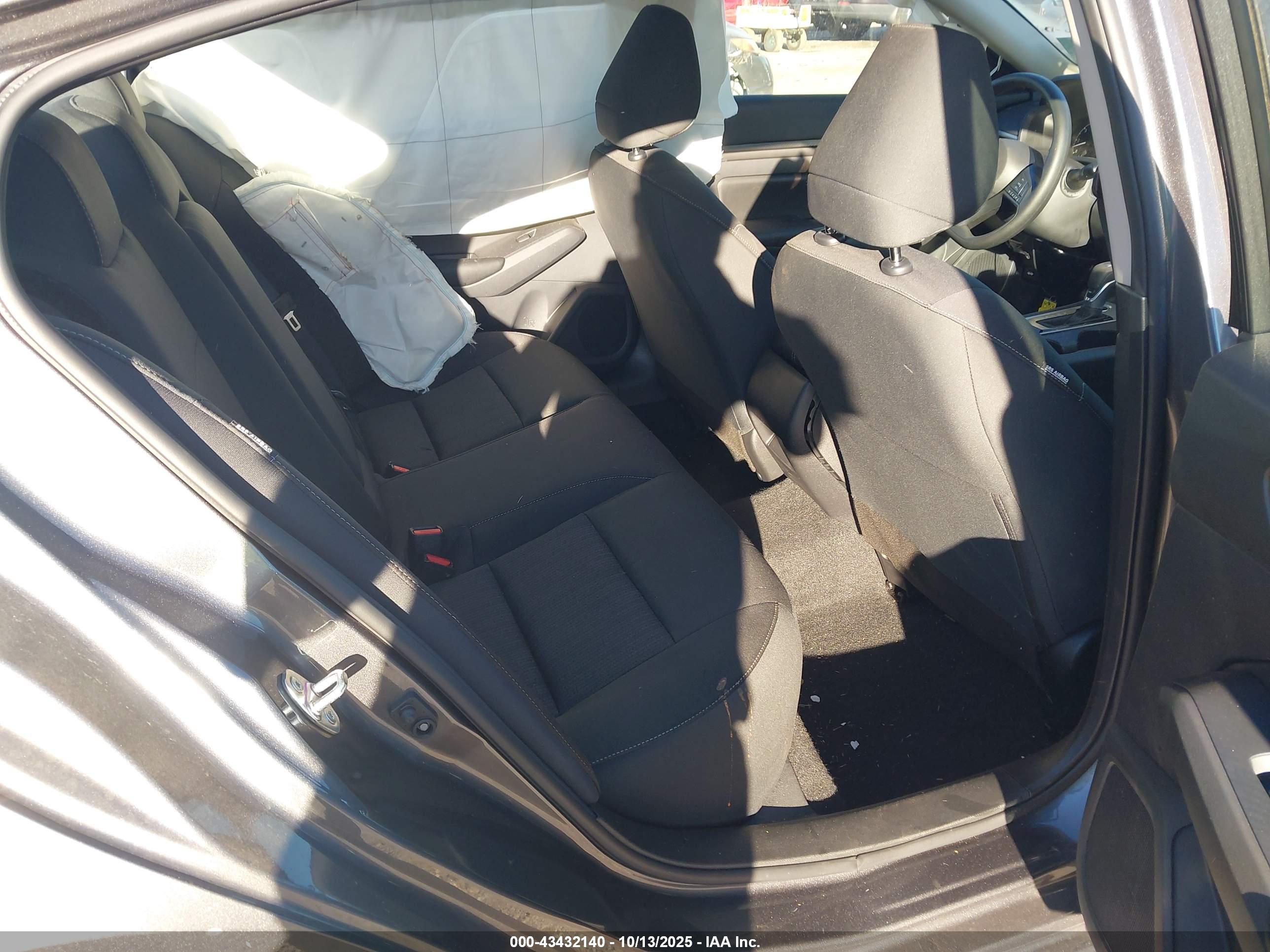 NISSAN ALTIMA image 8