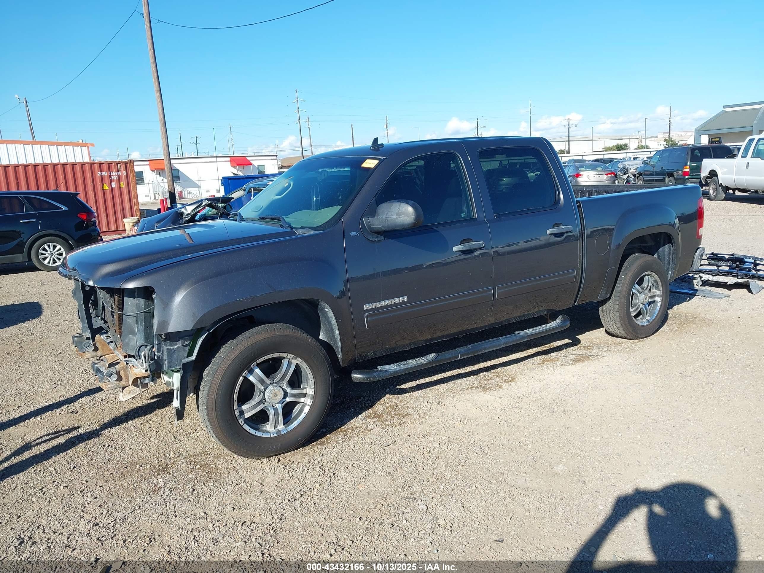 GMC SIERRA image 2